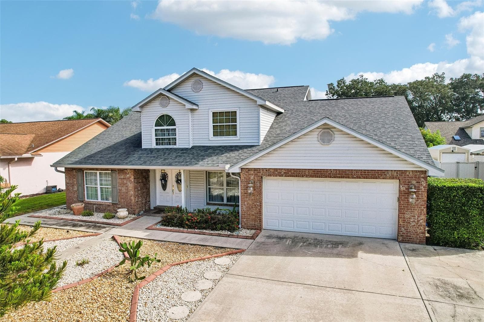 Front of home - 1424 DUMONT DR, VALRICO