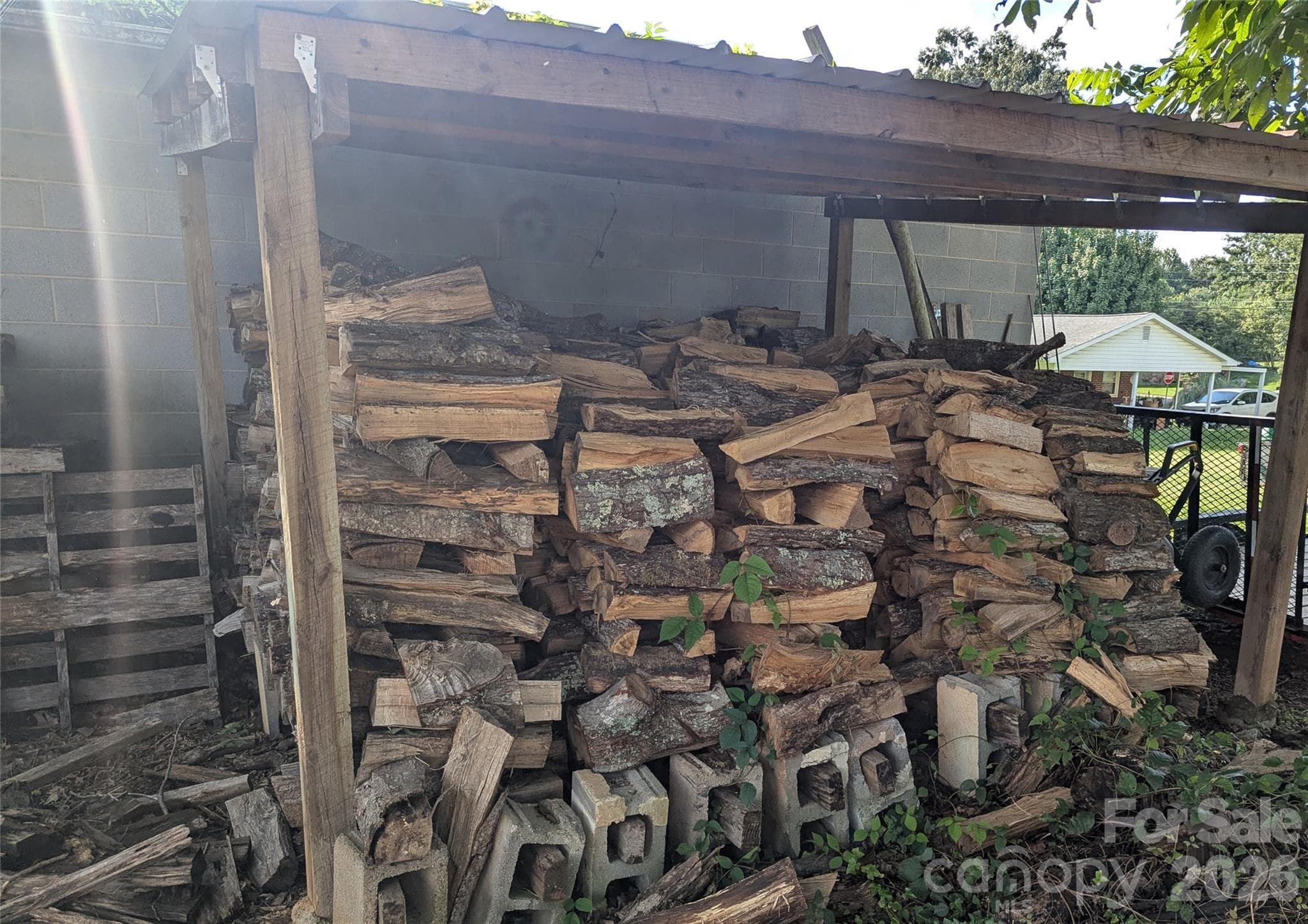 split firewood - 605 Lincoln Lane SW, Lenoir