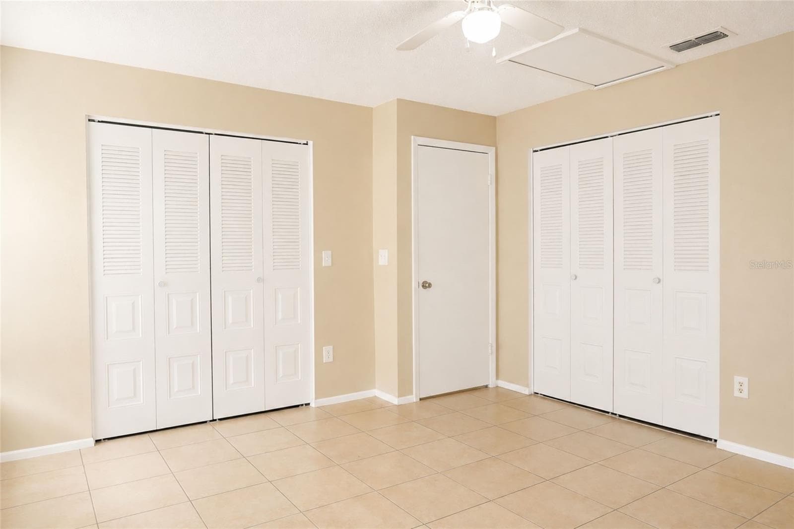 Single Family Residence at 4631 W EASTWIND DR, PLANT CITY, photo 8 of 18