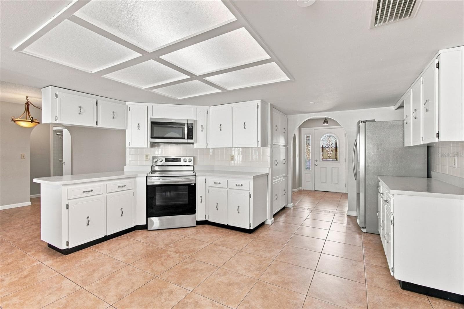 Single Family Residence at 527 WAYFARER DR, TARPON SPRINGS, photo 6 of 47