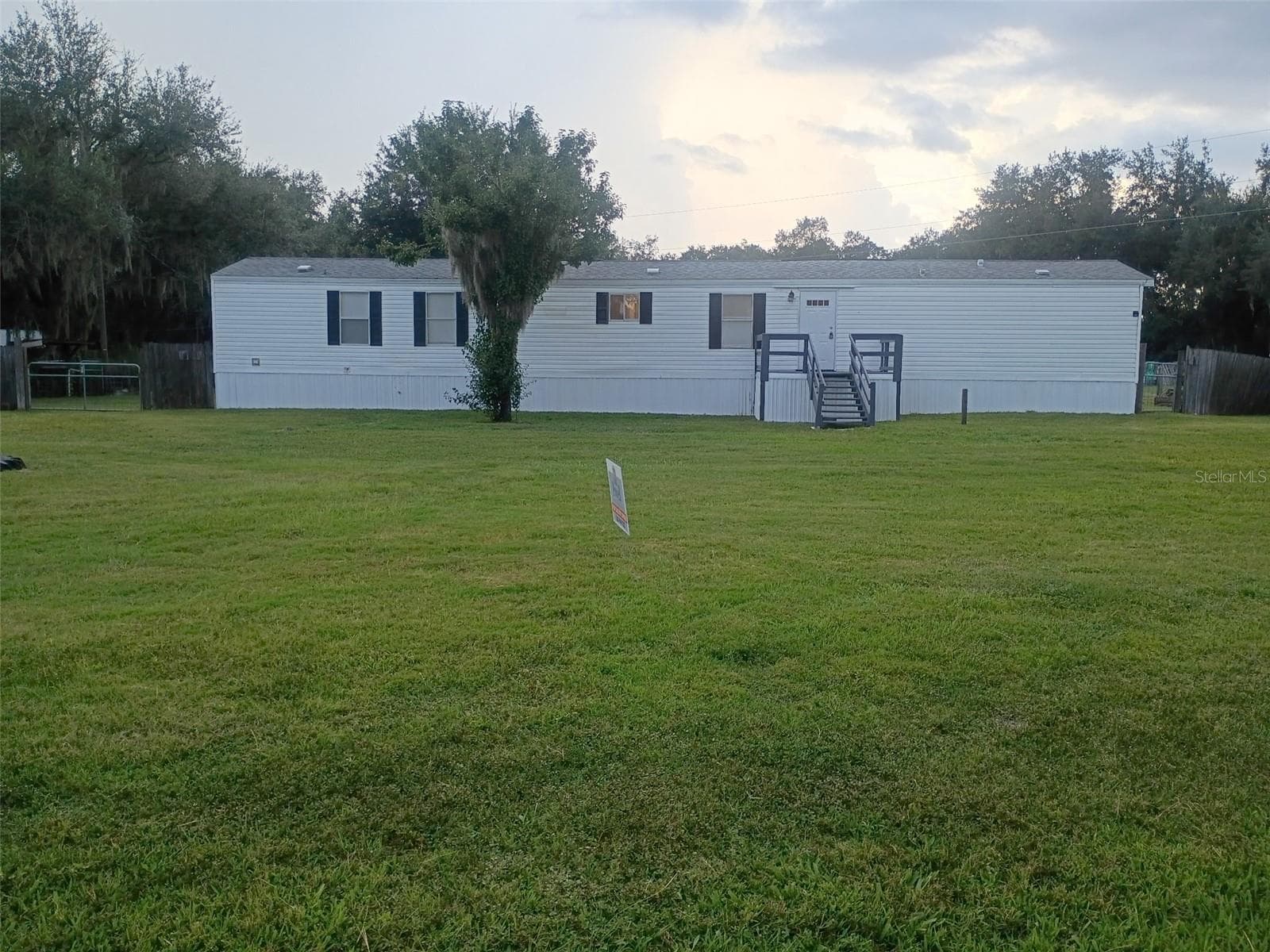 Manufactured Home at 6910 BROOKRIDGE TRL, LAKELAND