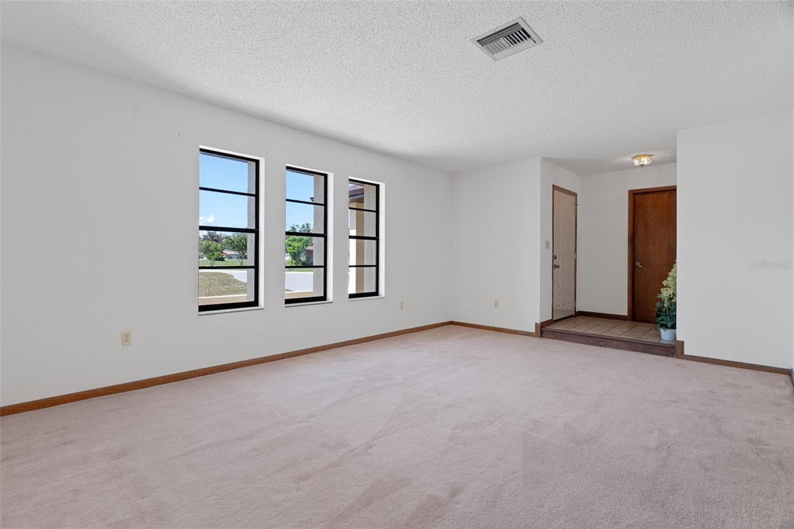 Formal Living Room - 9009 HEATHER BLVD, WEEKI WACHEE