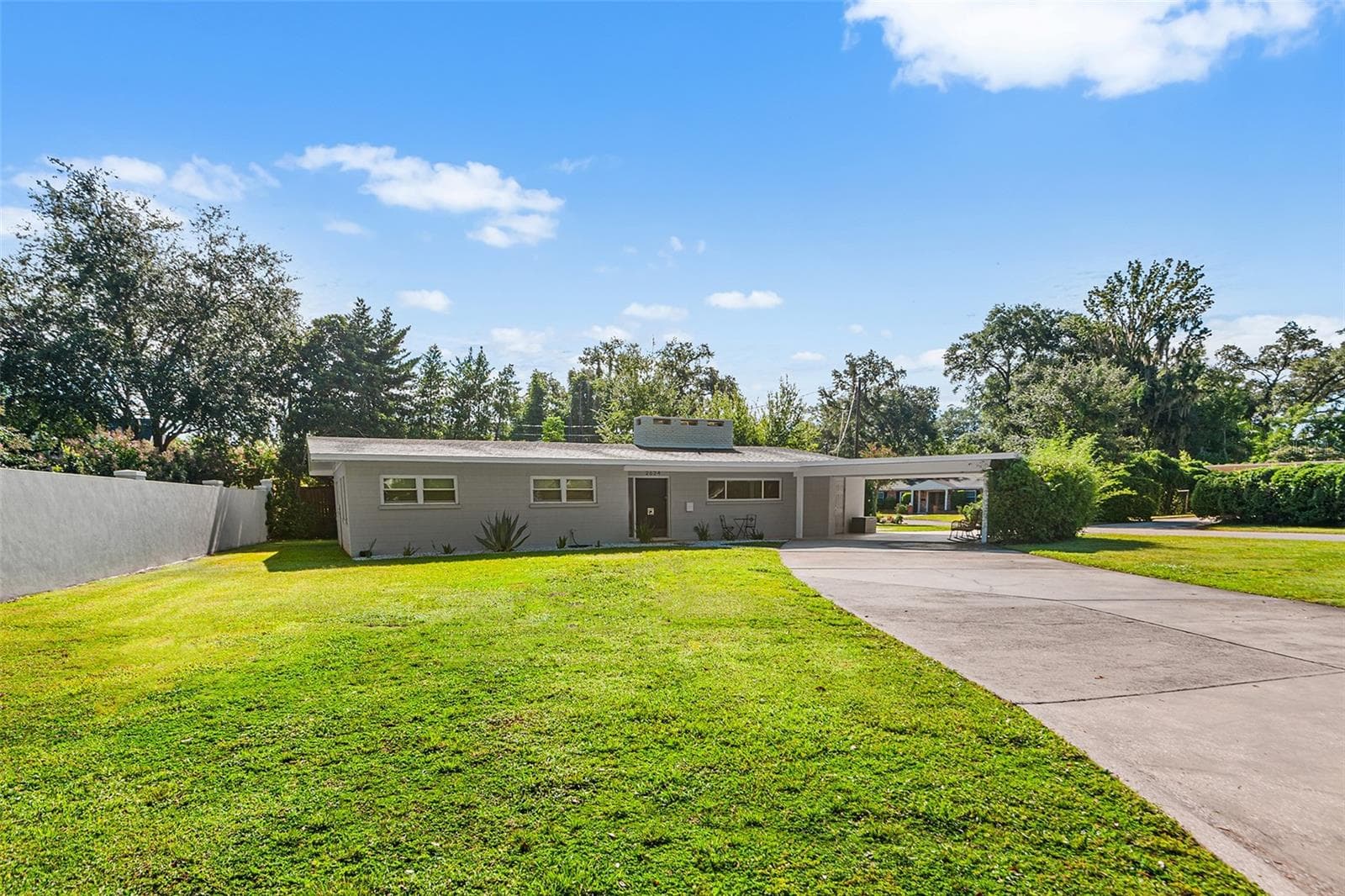 Single Family Residence at 2624 EASTON TER, LAKELAND, photo 2 of 48