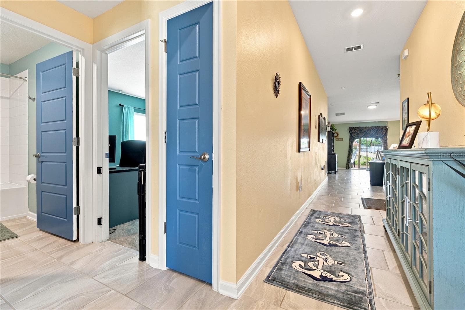 Single Family Residence at 33647 SKY BLOSSOM CIR, LEESBURG, photo 5 of 19