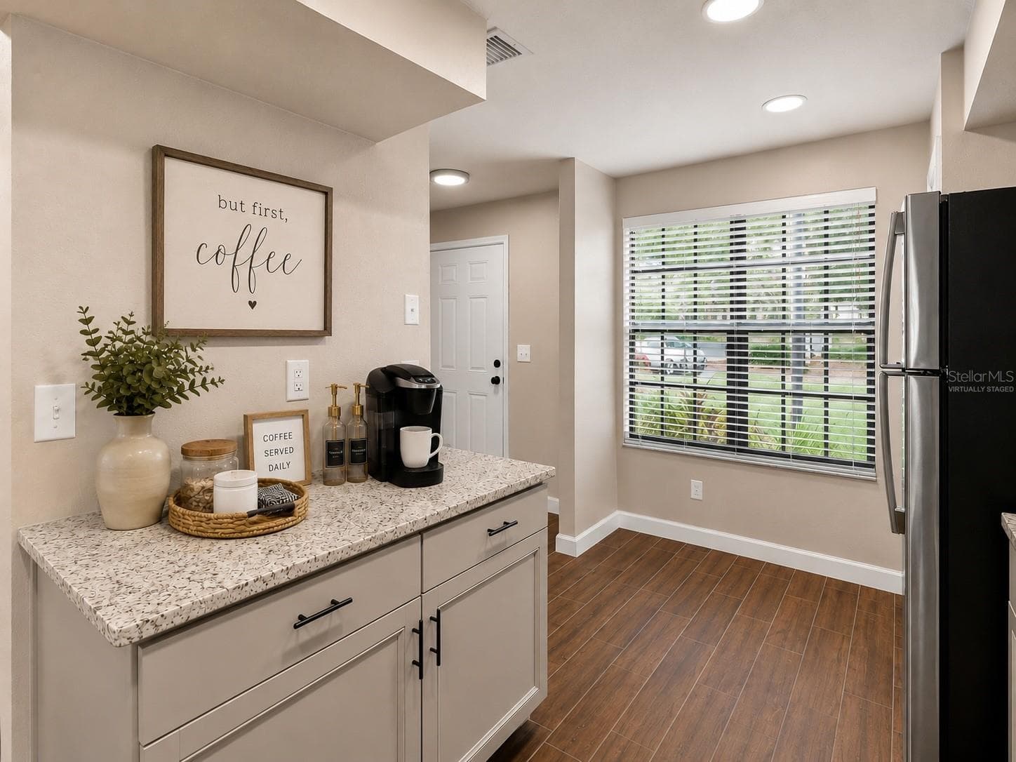 Future Coffee/Drink Bar - Virtually staged - 3324 LAUREL VIEW DR, BRANDON