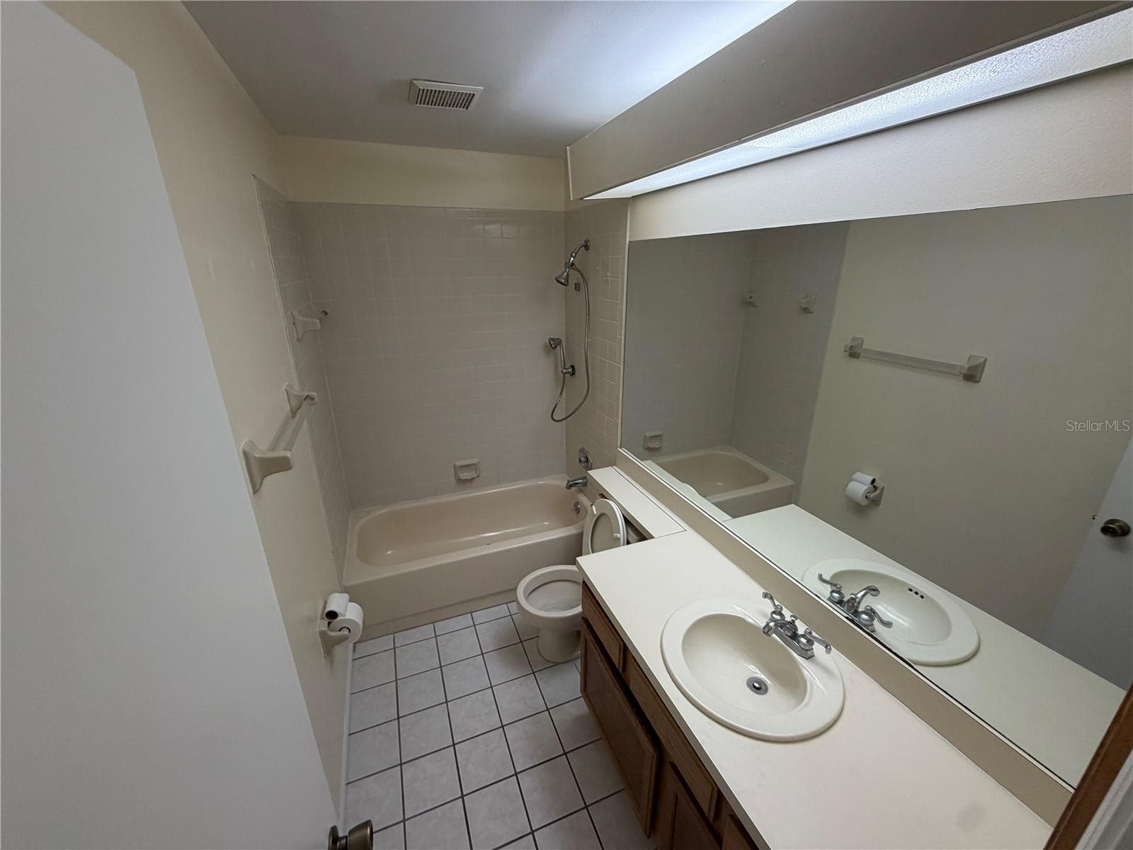 Single Family Residence at 13015 BALTIMORE WOODS LN, ORLANDO, photo 8 of 14