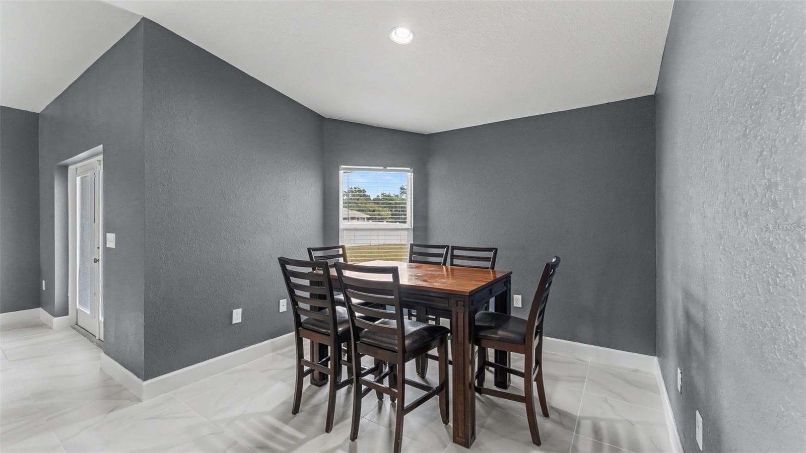 Single Family Residence at 2048 WINDING RIVER CV, BARTOW, photo 15 of 47
