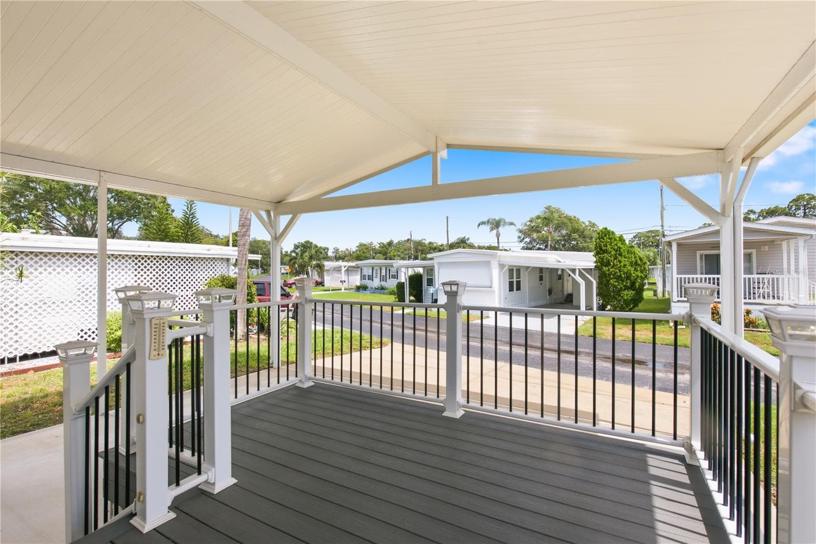 Spacious covered front porch - 980 7TH ST NW #88, LARGO