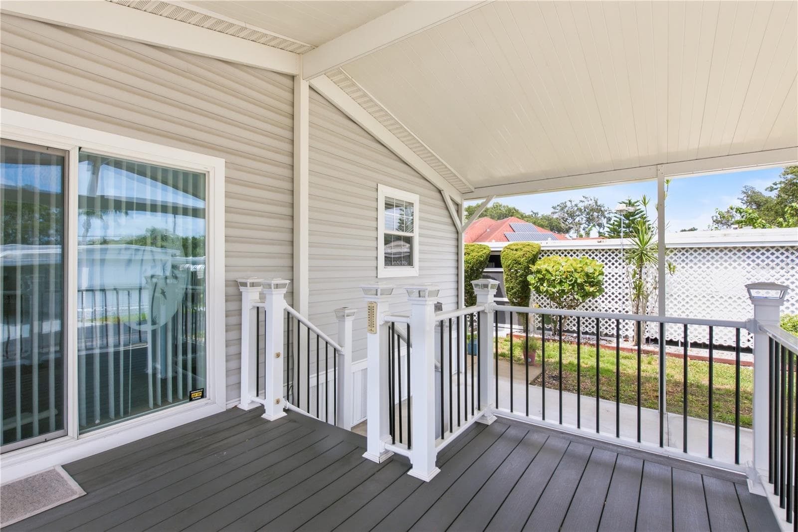 Spacious covered front porch - 980 7TH ST NW #88, LARGO