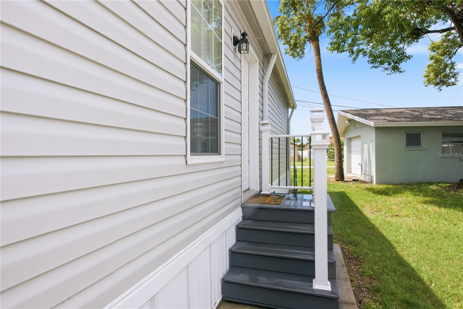 Private side entrance - 980 7TH ST NW #88, LARGO
