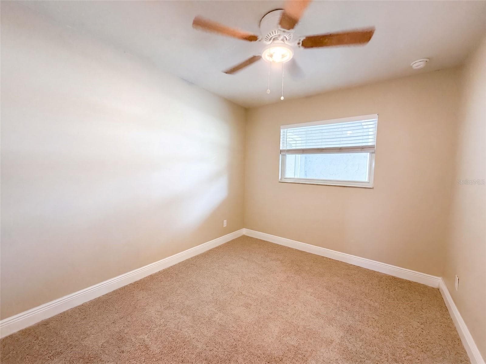 Single Family Residence at 121 INWOOD CIR, BRANDON, photo 5 of 15