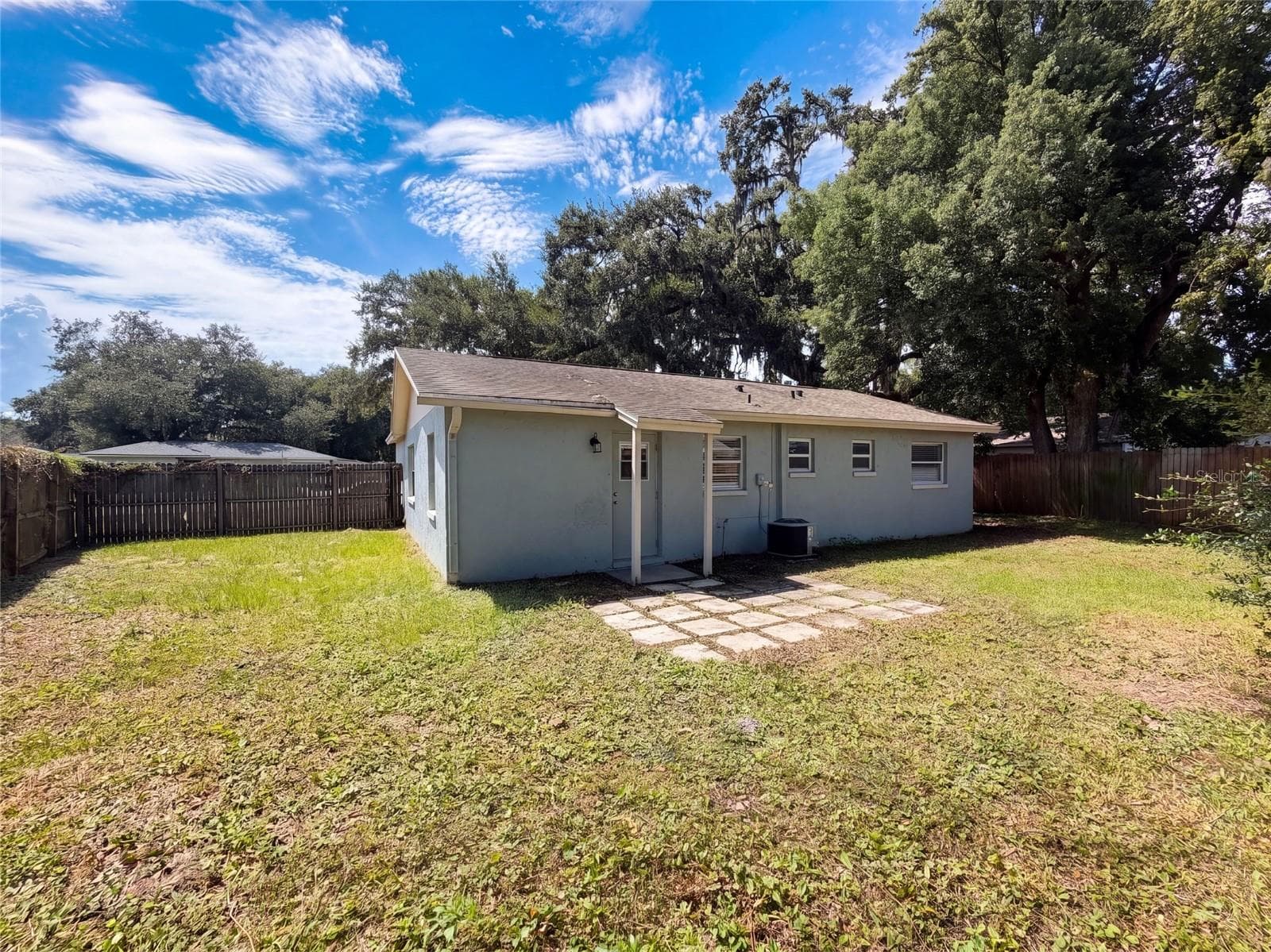 Single Family Residence at 121 INWOOD CIR, BRANDON, photo 6 of 15