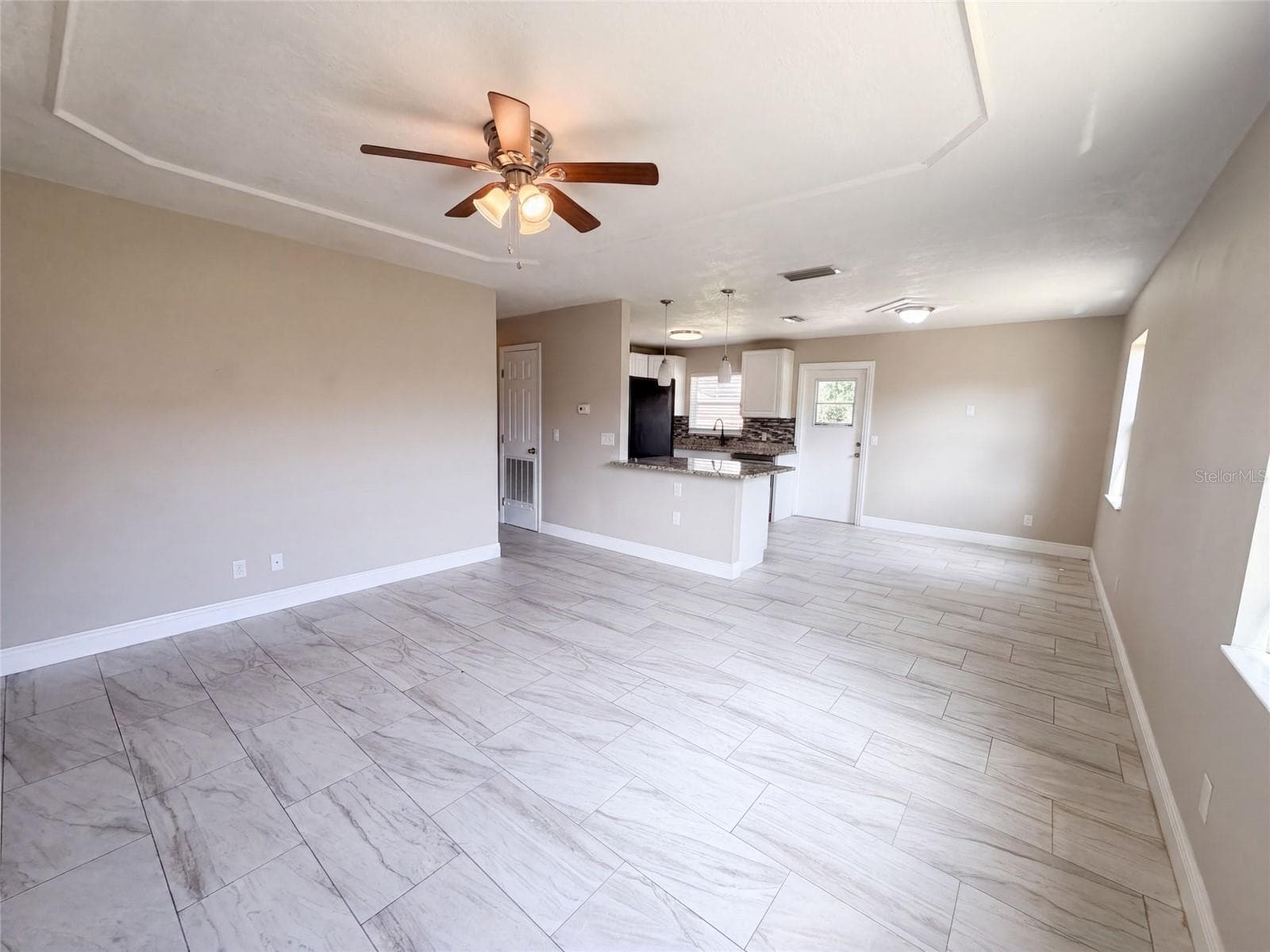 Single Family Residence at 121 INWOOD CIR, BRANDON, photo 8 of 15