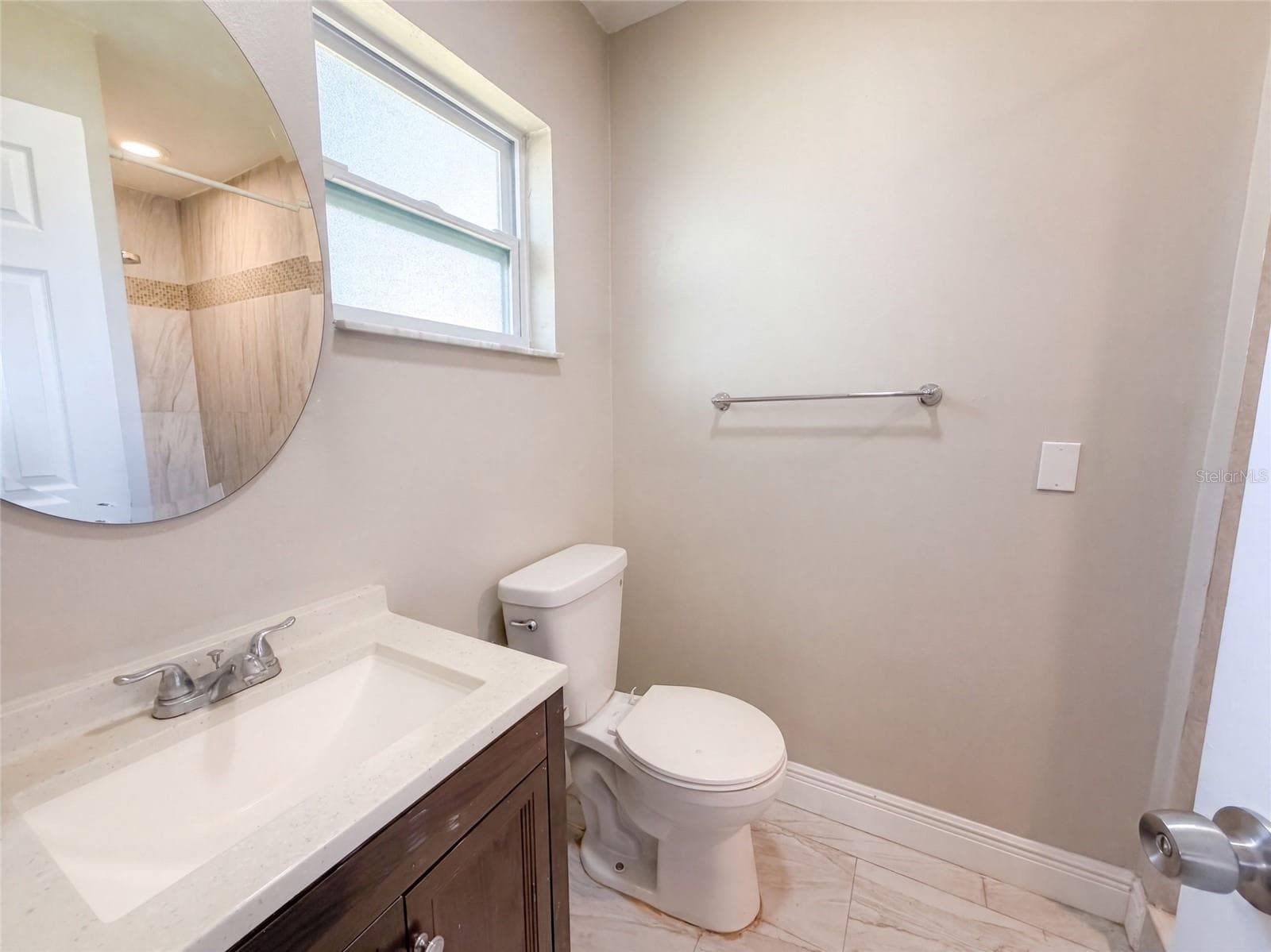 Single Family Residence at 121 INWOOD CIR, BRANDON, photo 11 of 15