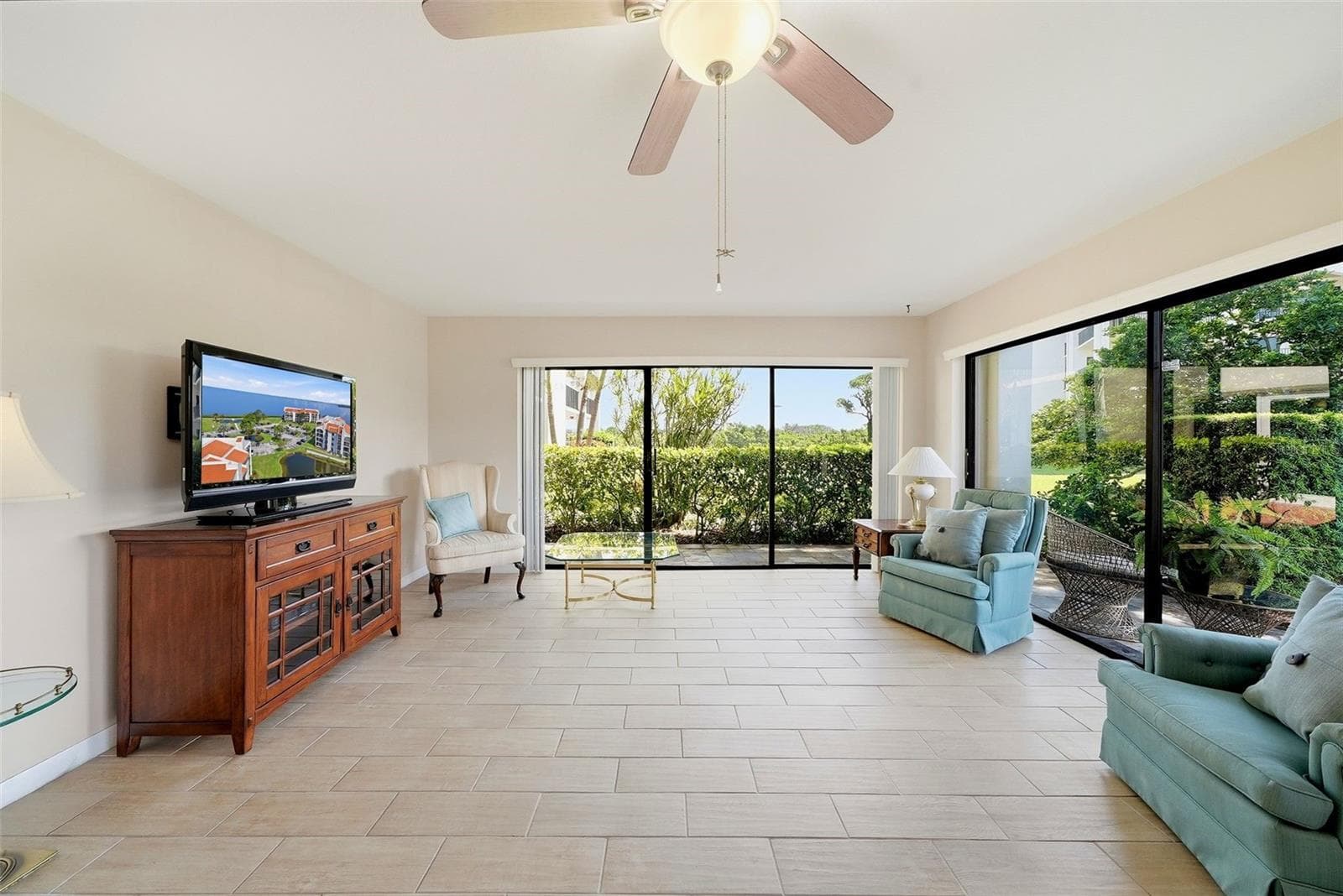 Living room - 301 MARINER DR #301, TARPON SPRINGS