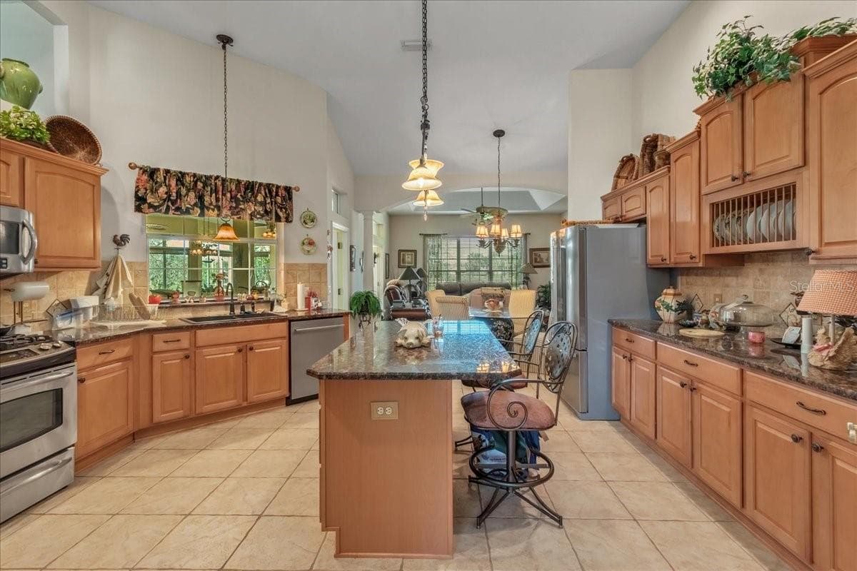 Single Family Residence at 1670 SAINT JAMES CIR, THE VILLAGES, photo 39 of 53