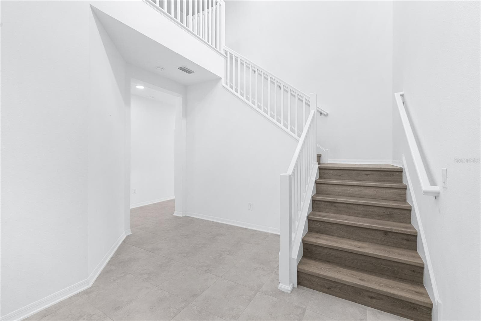 Single Family Residence at 5246 CURRANT ST, LAKELAND, photo 3 of 49