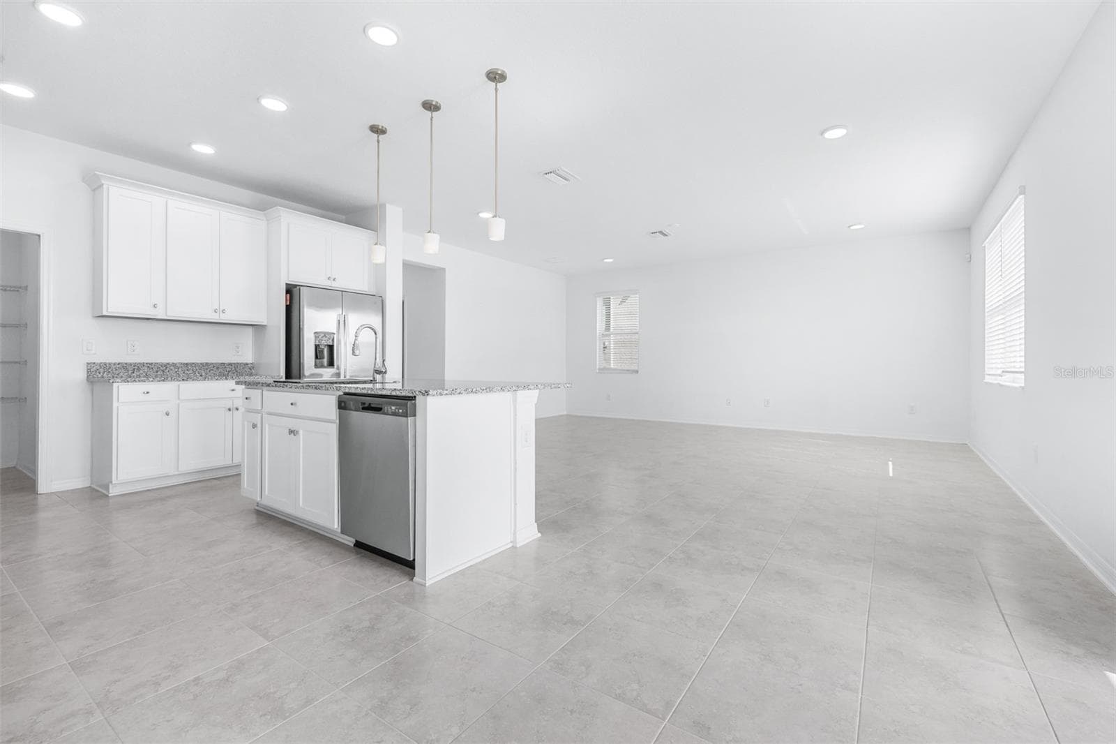 Single Family Residence at 5246 CURRANT ST, LAKELAND, photo 10 of 49