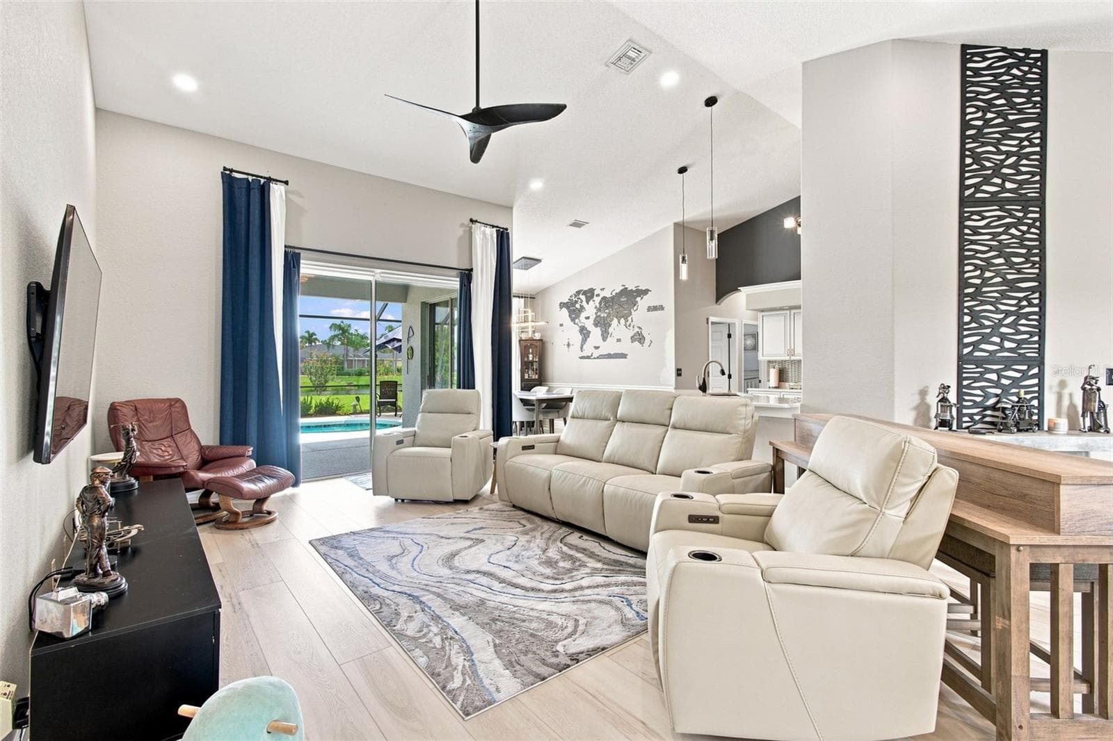 Single Family Residence at 2700 LITTLE COUNTRY RD, PARRISH, photo 11 of 56
