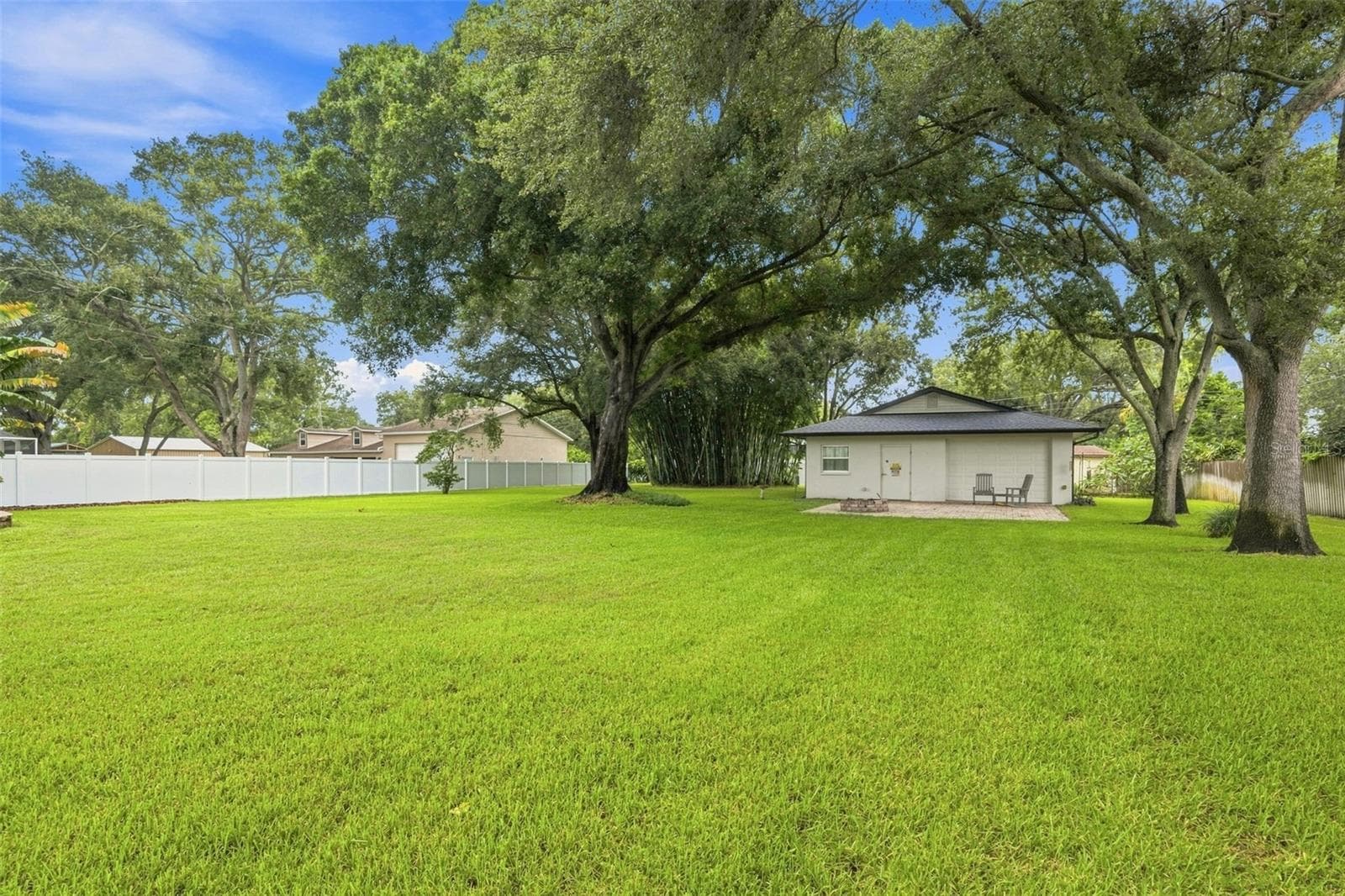 This hidden gem will allow you to embrace a quiet, relaxed lifestyle with nearly an acre of beautifully landscaped grounds to enjoy. - 13123 108TH AVE, LARGO