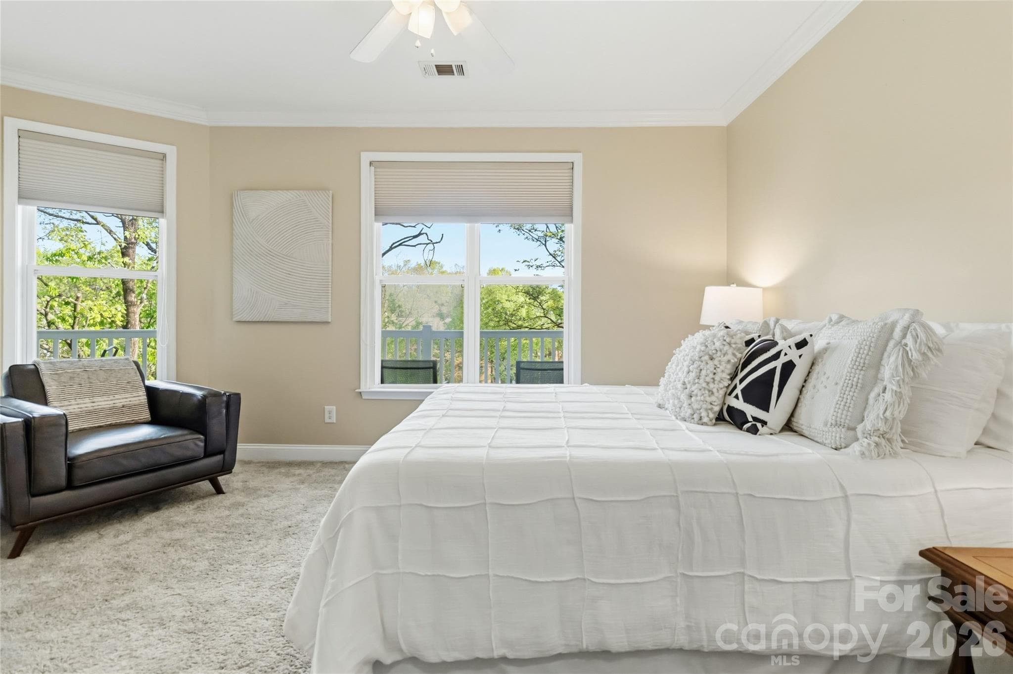 Staging removed - 1000 E Woodlawn Road, Charlotte