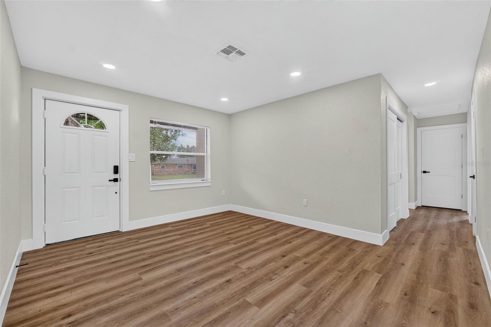 Single Family Residence at 655 TRAVIS CT, BARTOW, photo 7 of 38