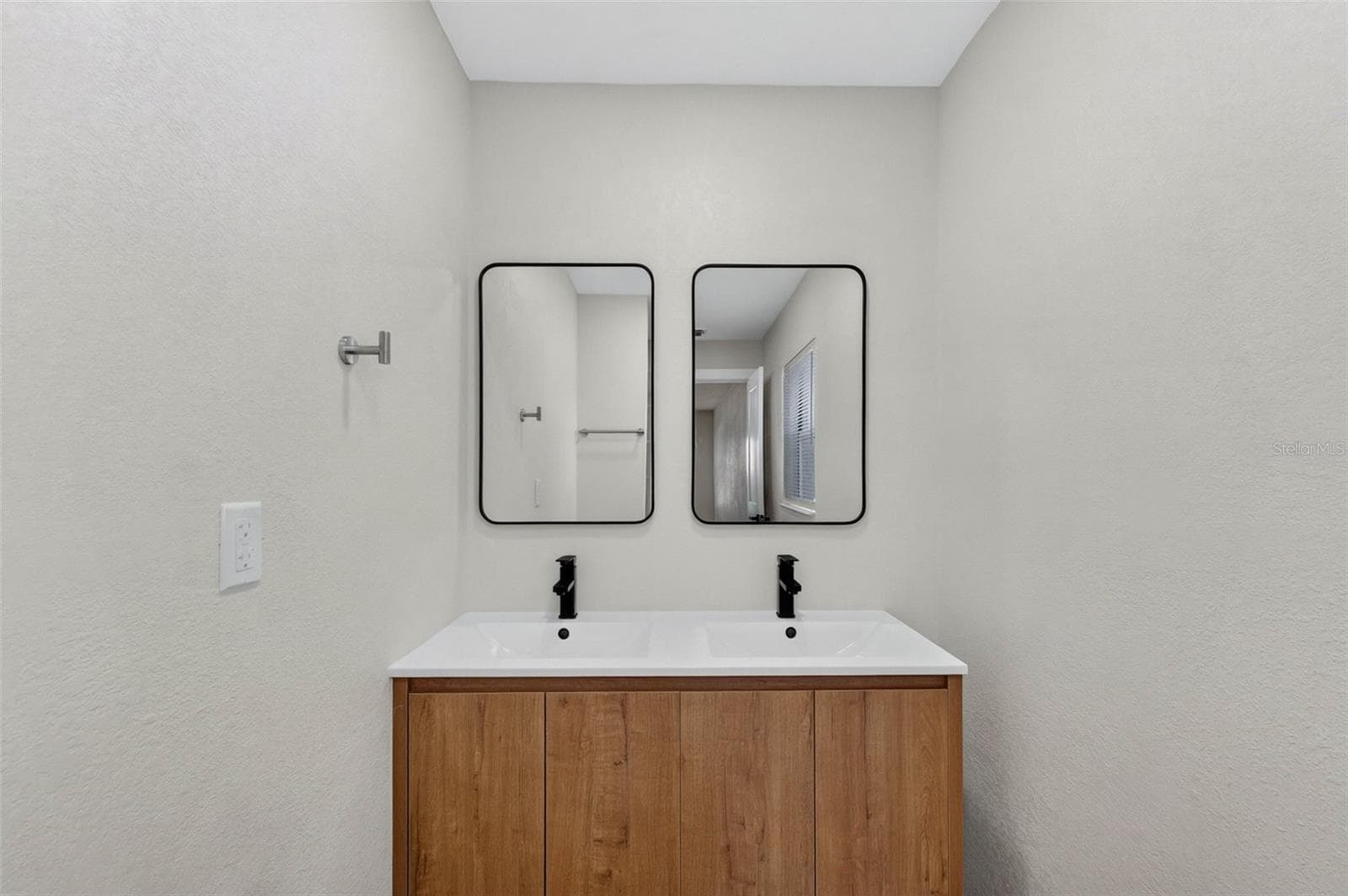 PRIMARY BATHROOM - 655 TRAVIS CT, BARTOW
