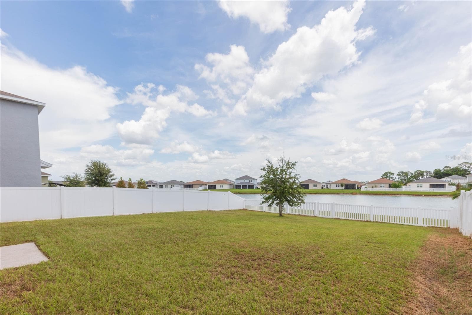 Single Family Residence at 478 AUTUMN STREAM DR, AUBURNDALE, photo 5 of 44
