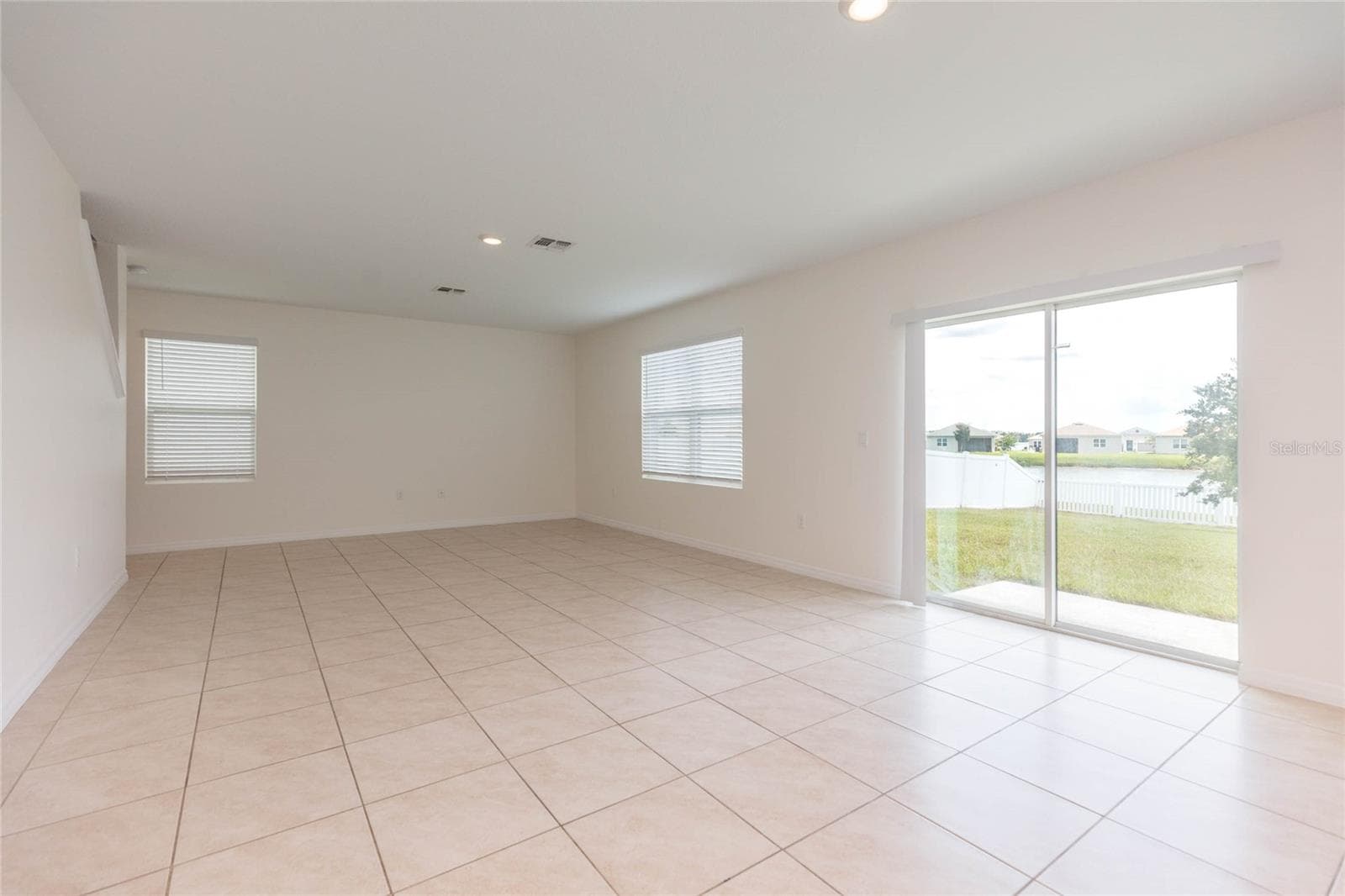 Single Family Residence at 478 AUTUMN STREAM DR, AUBURNDALE, photo 15 of 44
