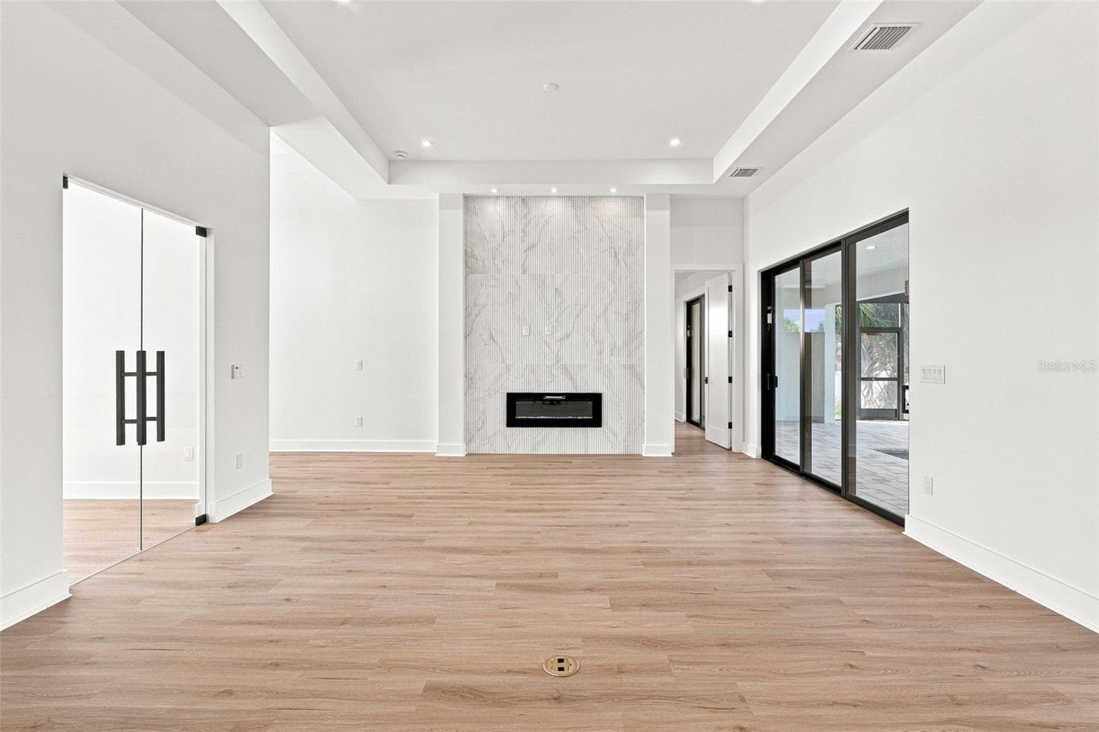 Expansive Living Room - 44 SUNFLOWER DR, PLACIDA