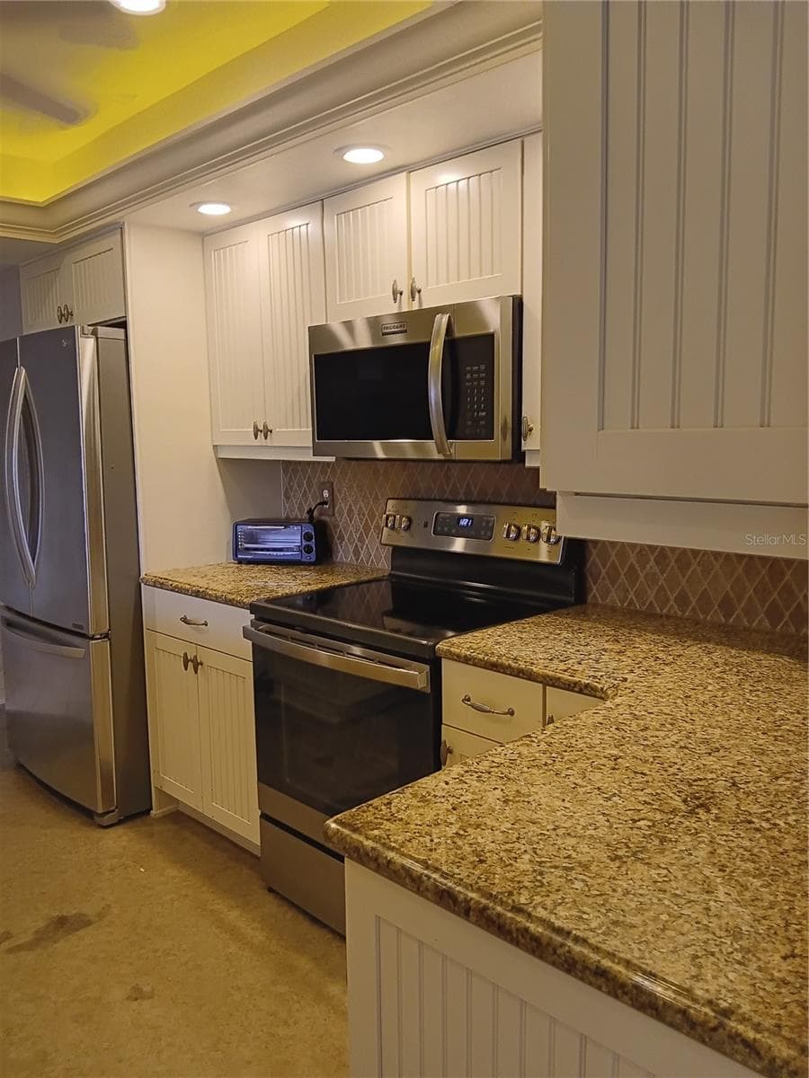 Kitchen Granite Counter tops - 980 N GONDOLA DR, VENICE