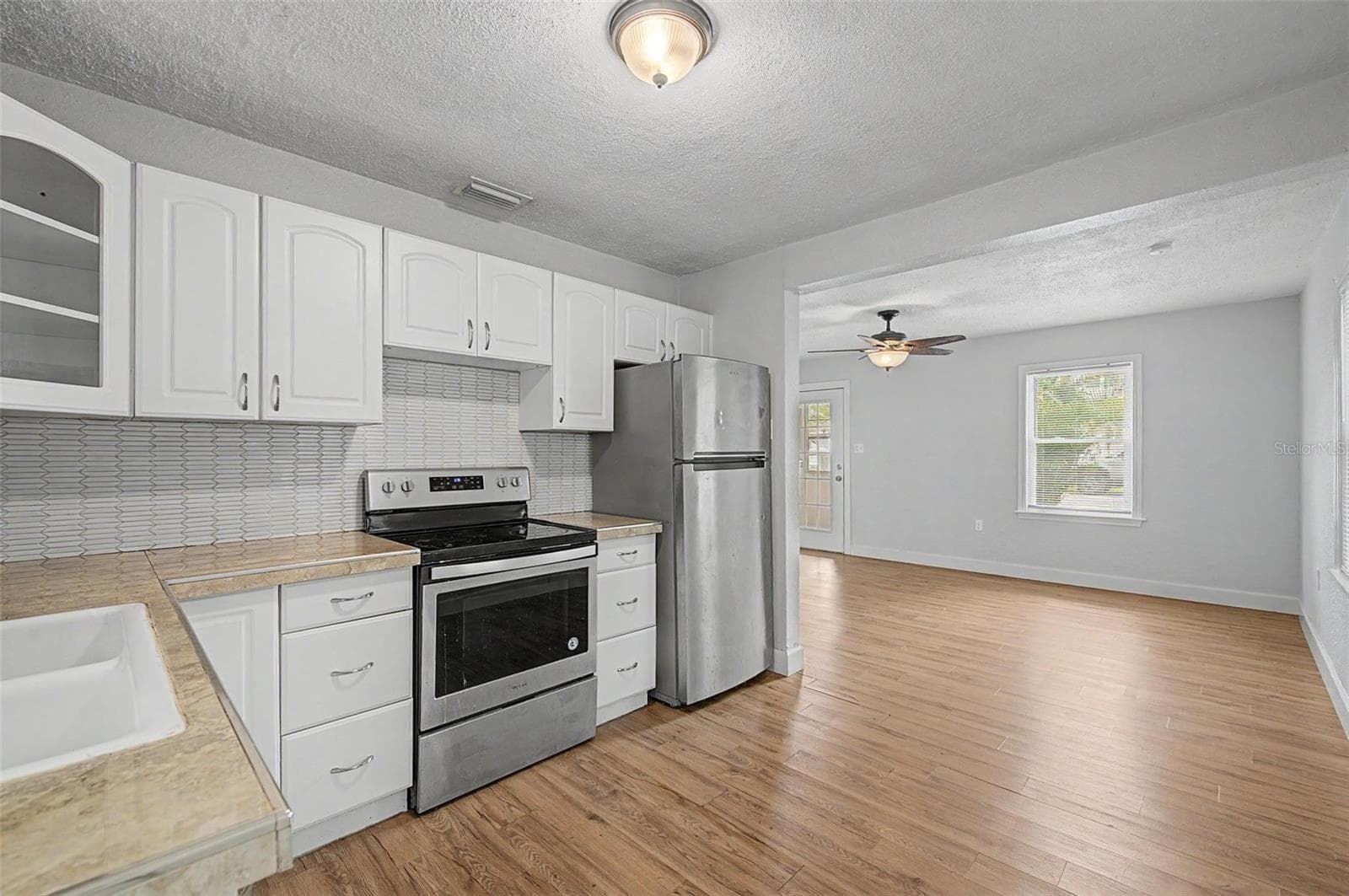 Single Family Residence at 3208 W HARTNETT AVE, TAMPA, photo 15 of 35