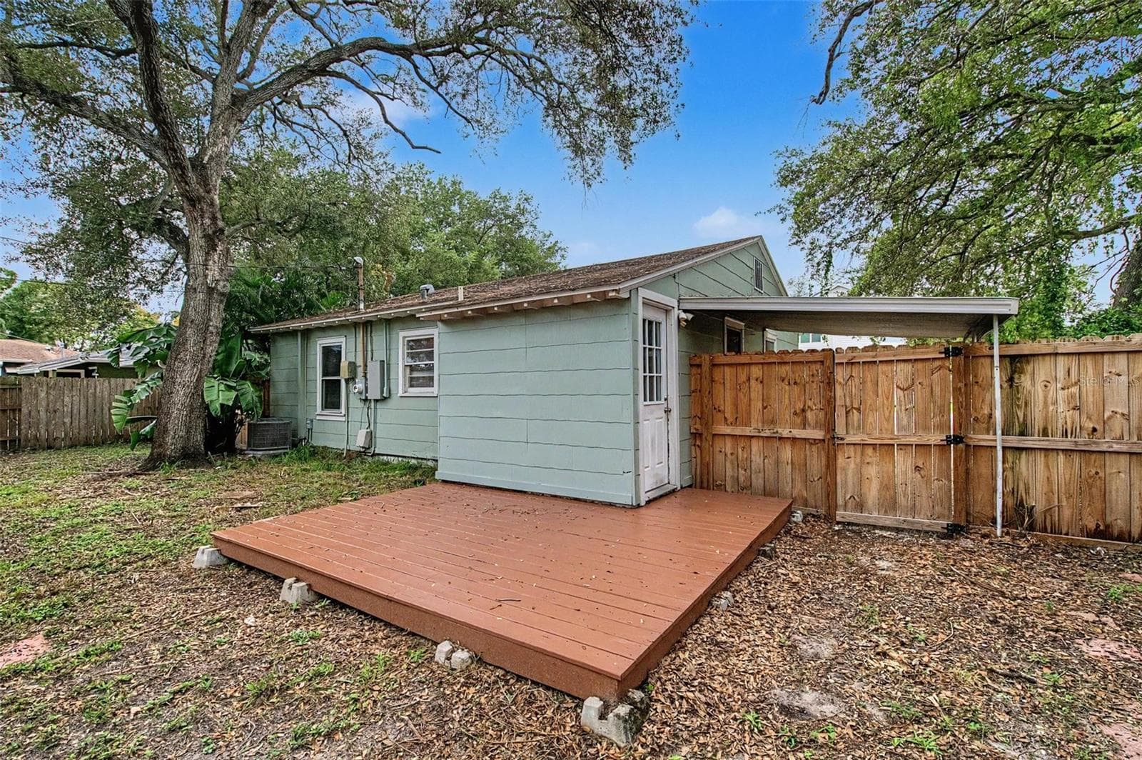 Single Family Residence at 3208 W HARTNETT AVE, TAMPA, photo 29 of 35