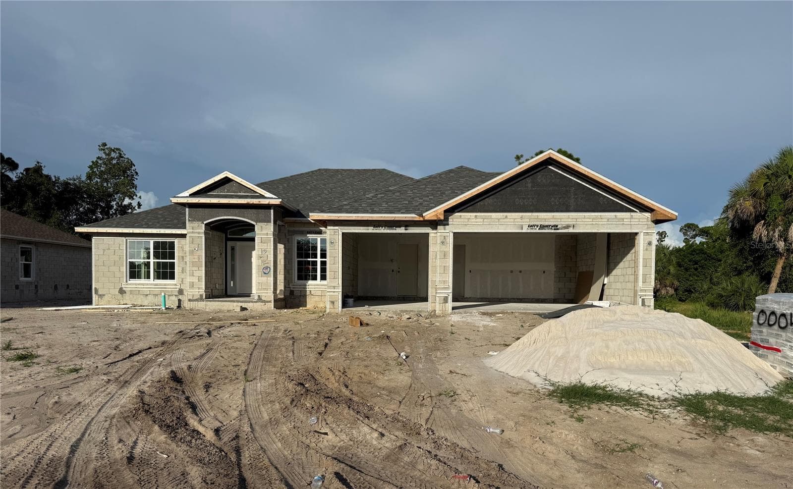 Single Family Residence at 5 TEE VIEW RD, ROTONDA WEST, photo 2 of 4