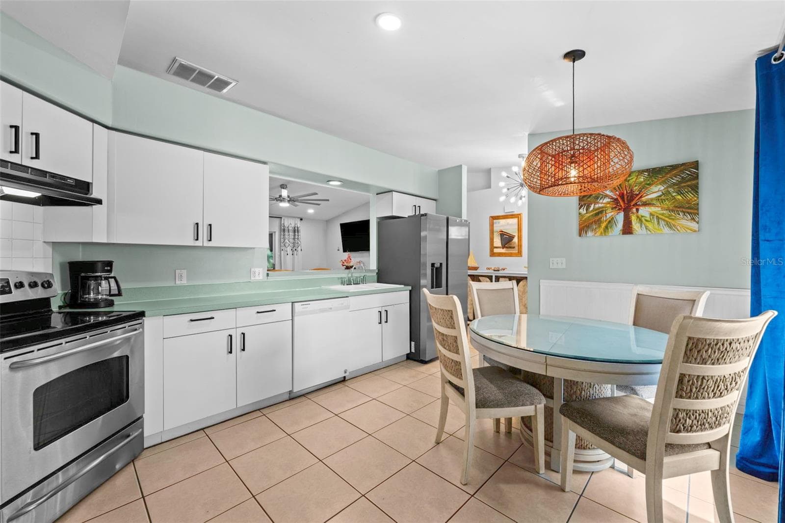 Kitchen with all appliances - 3112 SW 16TH PL, CAPE CORAL