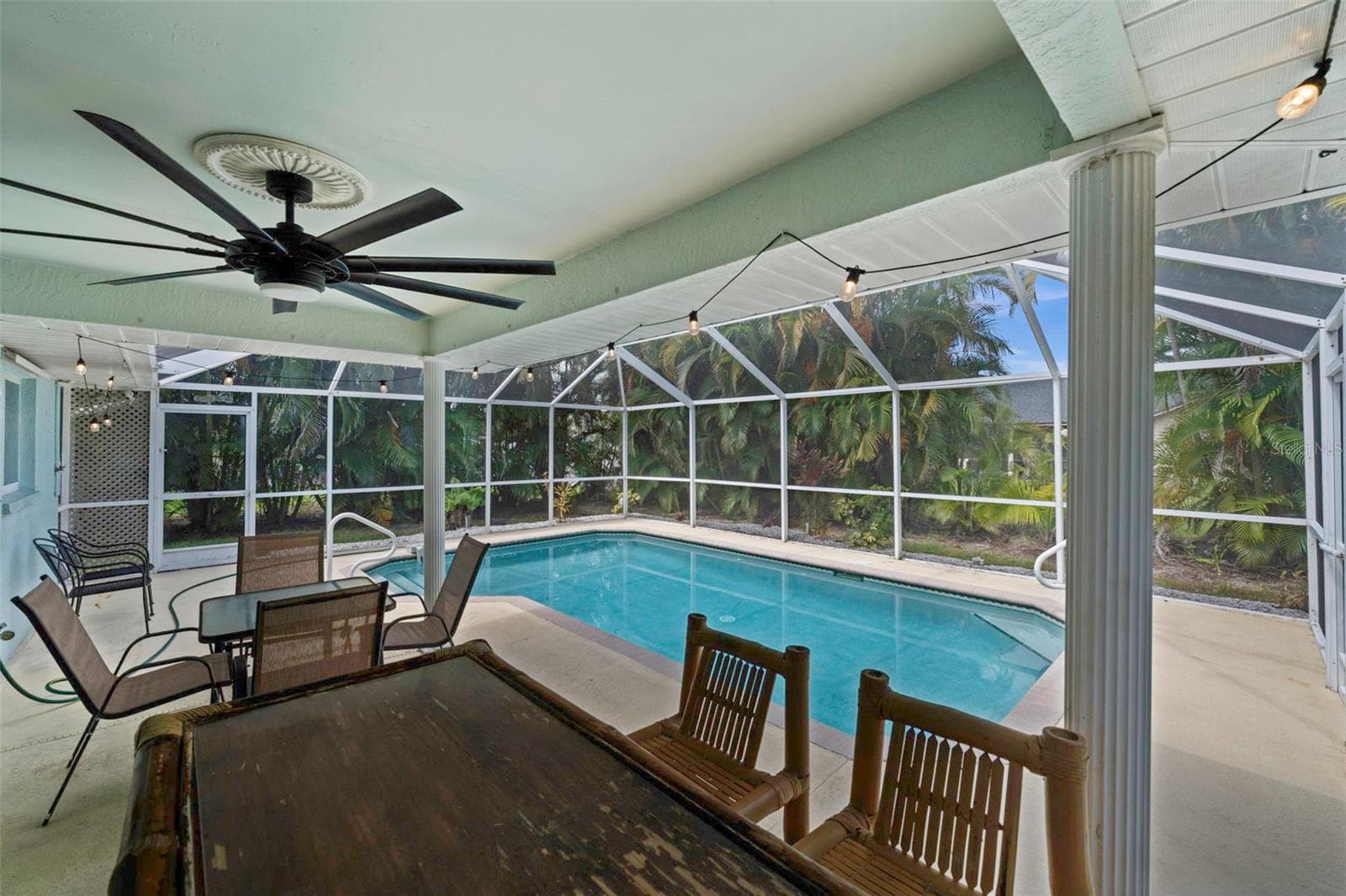 Covered lanai to take a break from the sun - 3112 SW 16TH PL, CAPE CORAL