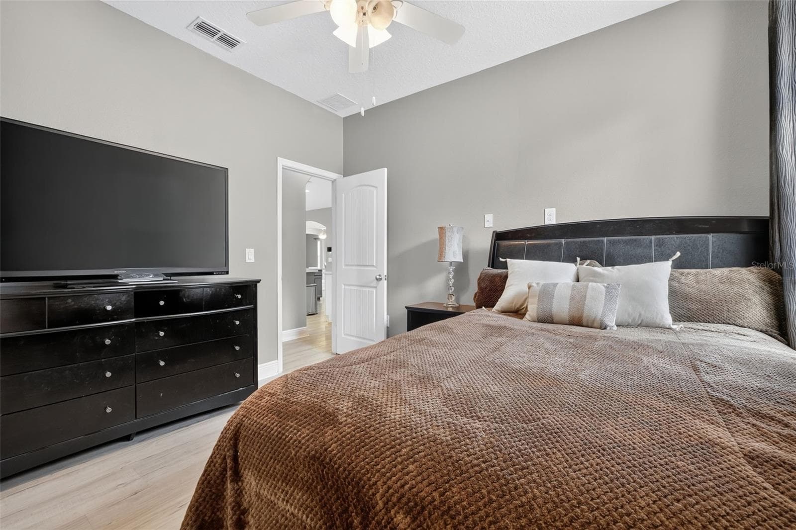 Fourth bedroom towards hallway - 1458 DAYSTAR LN, DELTONA