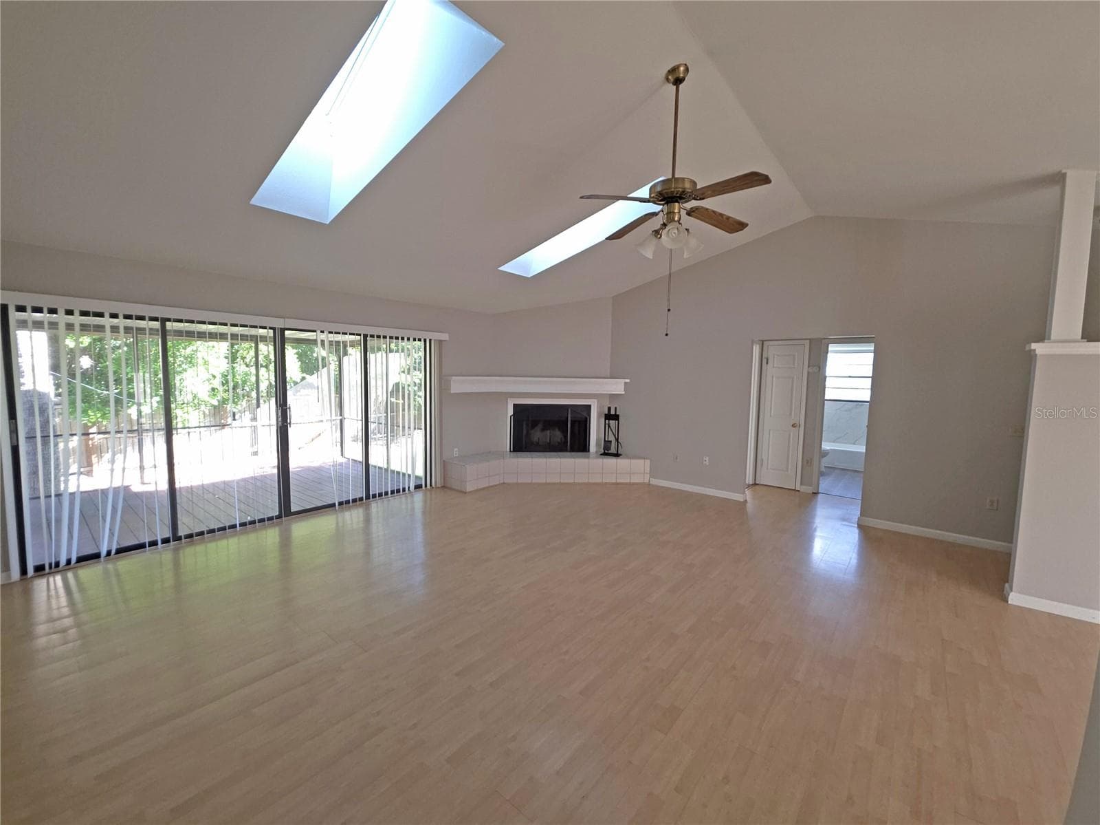 Single Family Residence at 700 SOUTH VENICE BLVD, VENICE, photo 6 of 28