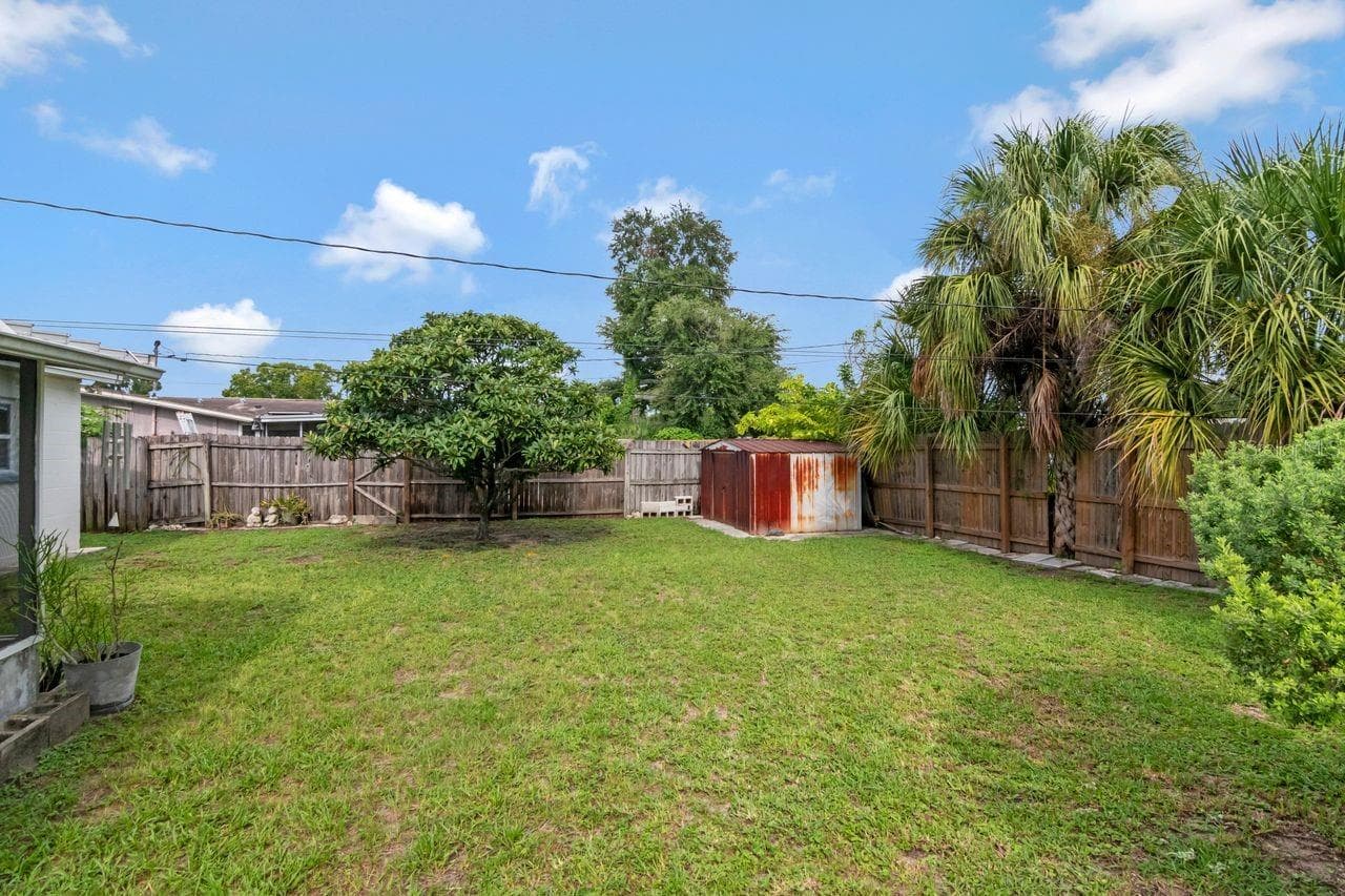 Single Family Residence at 7713 W POWHATAN AVE, TAMPA, photo 34 of 38
