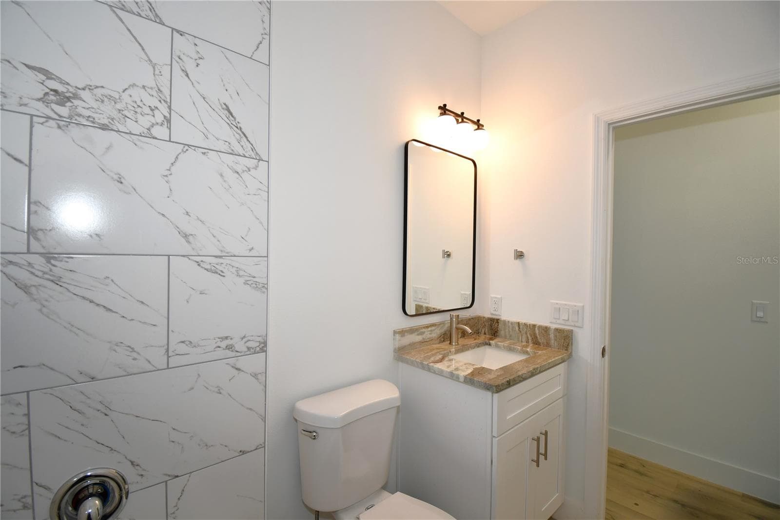Guest Bath - 413 ST JOHNS LN, POINCIANA