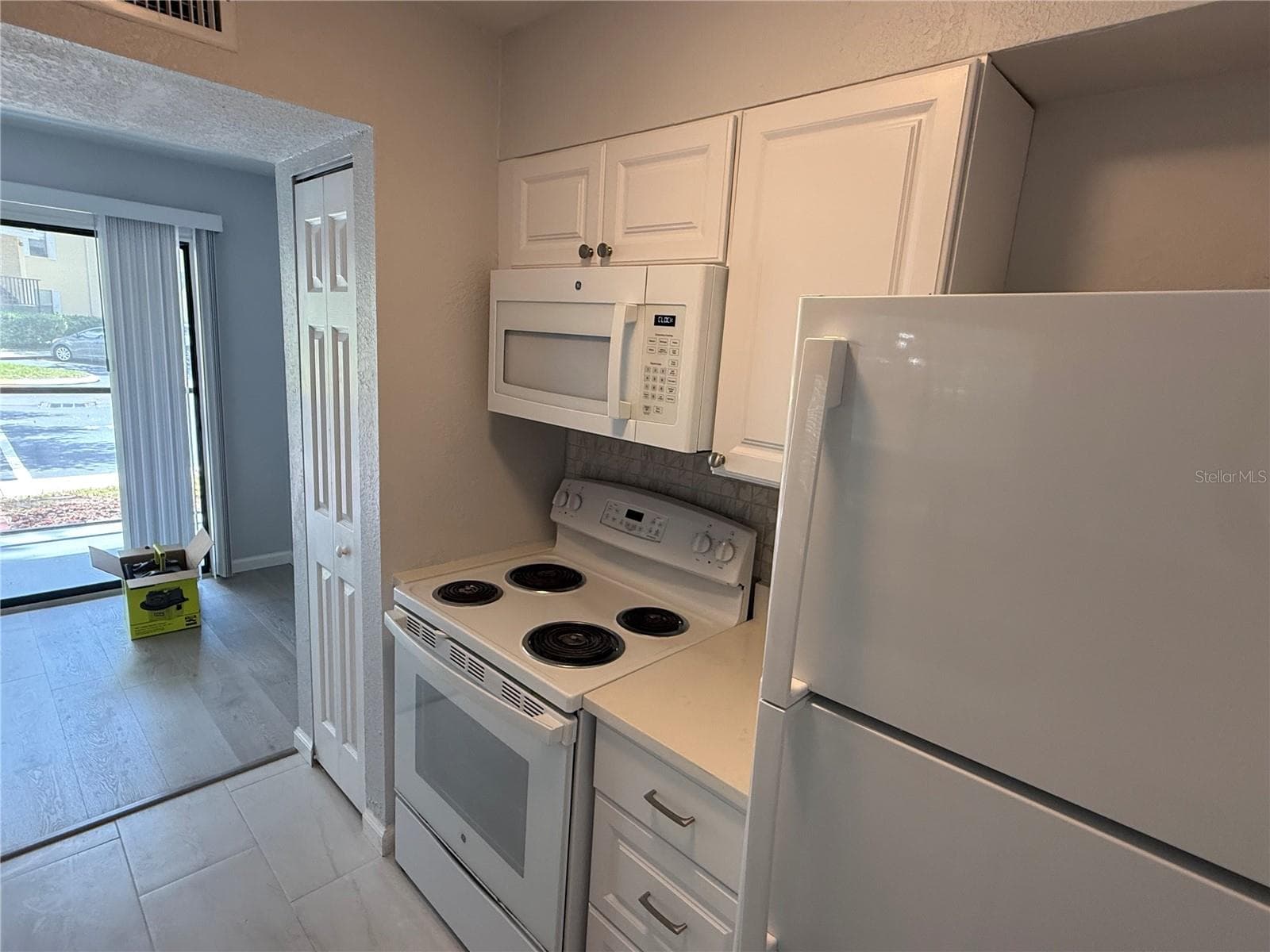 kitchen - 3001 58TH AVE S #613, ST PETERSBURG