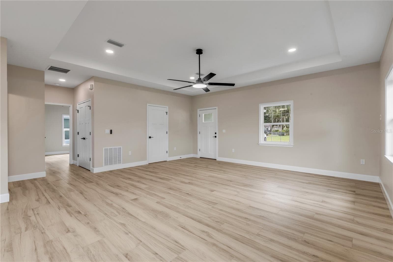 Single Family Residence at 124 INDIAN CREEK RD, OAK HILL, photo 10 of 70