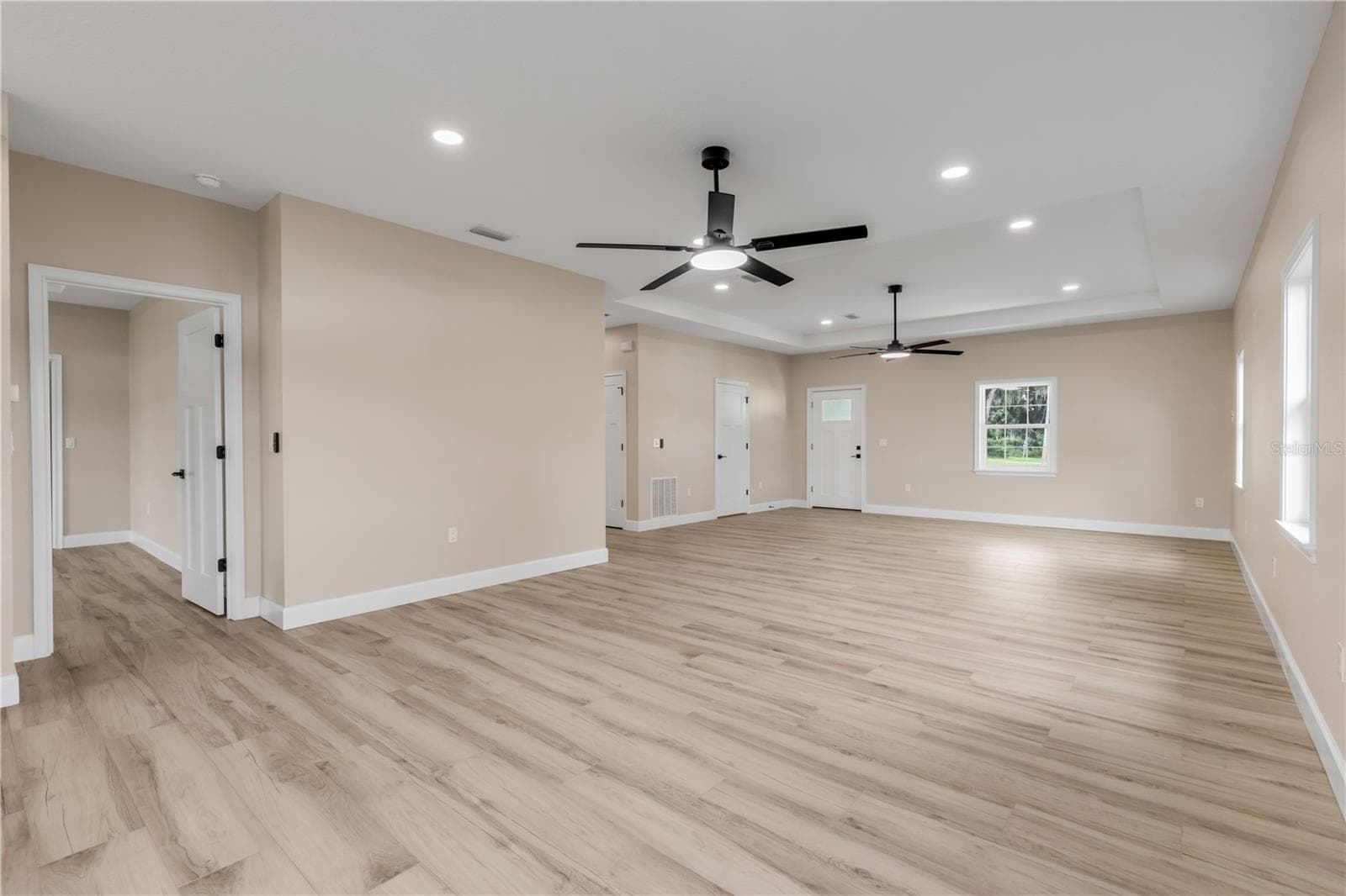 Single Family Residence at 124 INDIAN CREEK RD, OAK HILL, photo 14 of 70