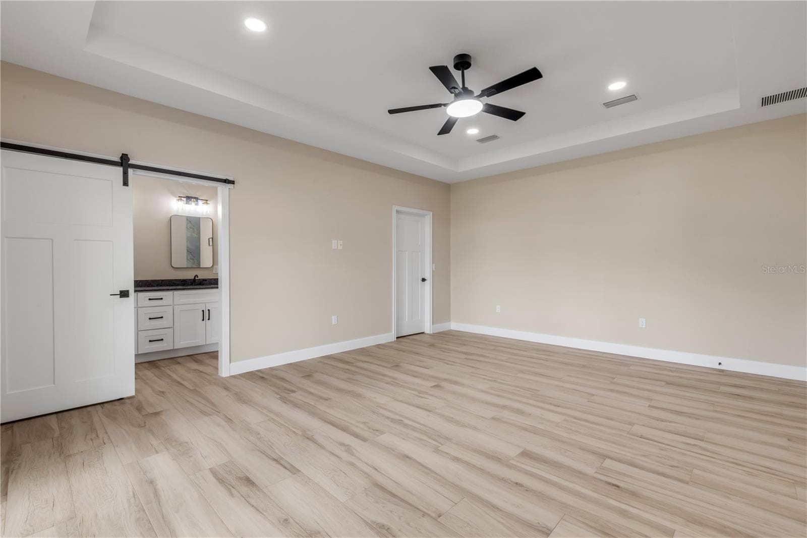 Single Family Residence at 124 INDIAN CREEK RD, OAK HILL, photo 26 of 70