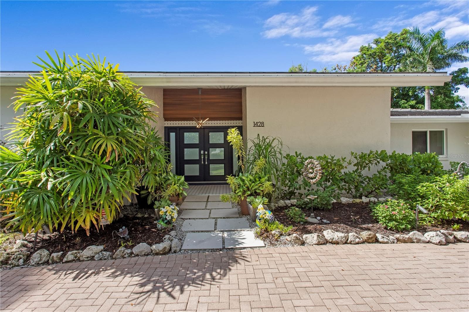 Sophisticated Pine Bay Exterior - 1428 PINE BAY DR, SARASOTA