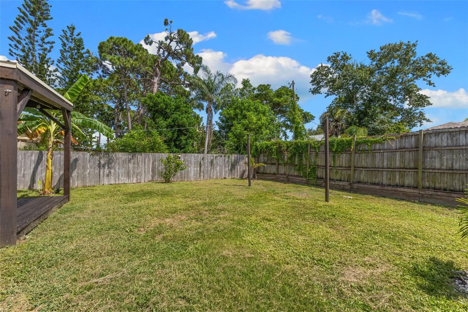 Spacious Backyard - 1840 RITA ST, SARASOTA
