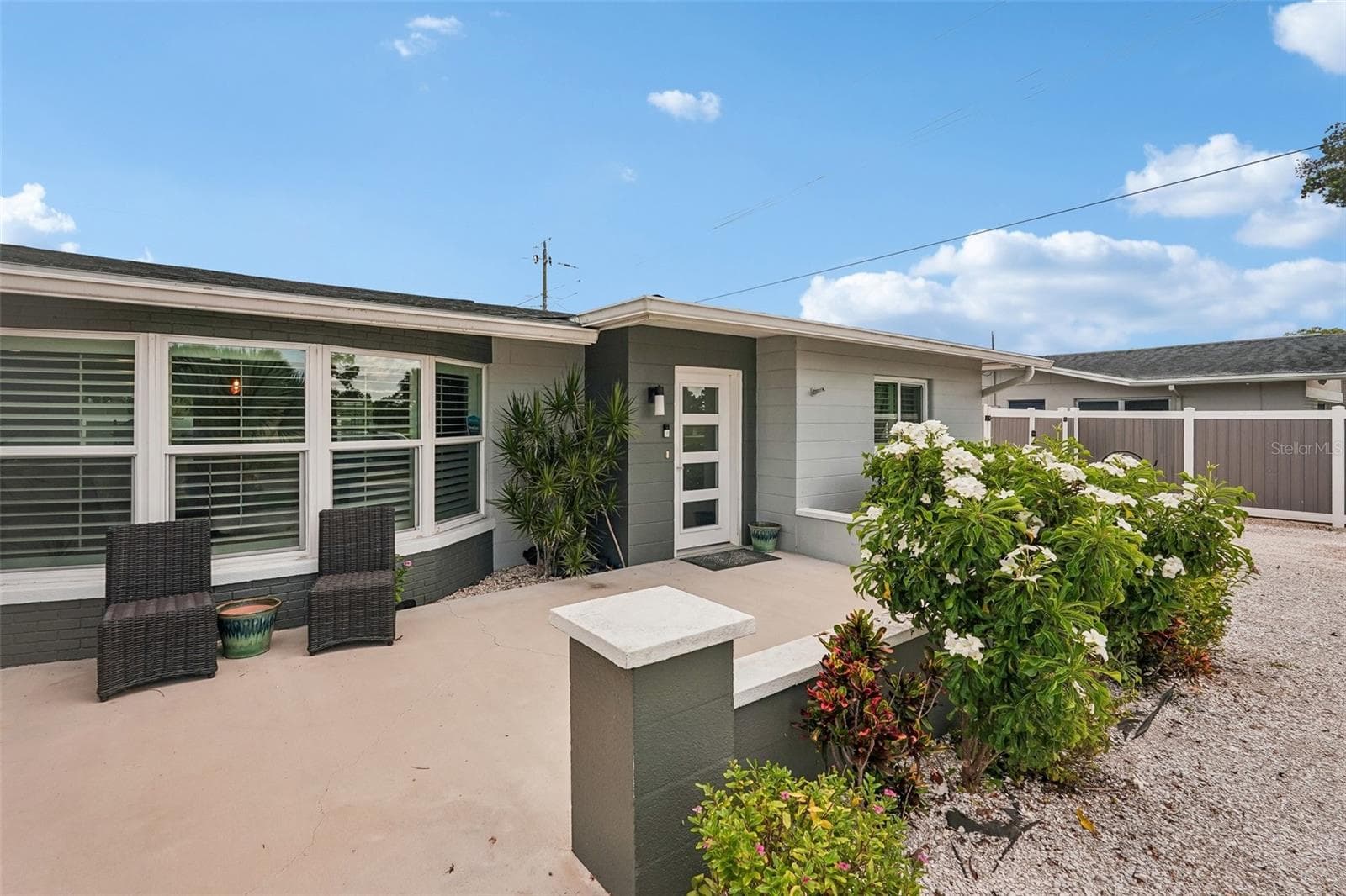 Single Family Residence at 365 SHAMROCK BLVD, VENICE, photo 5 of 64