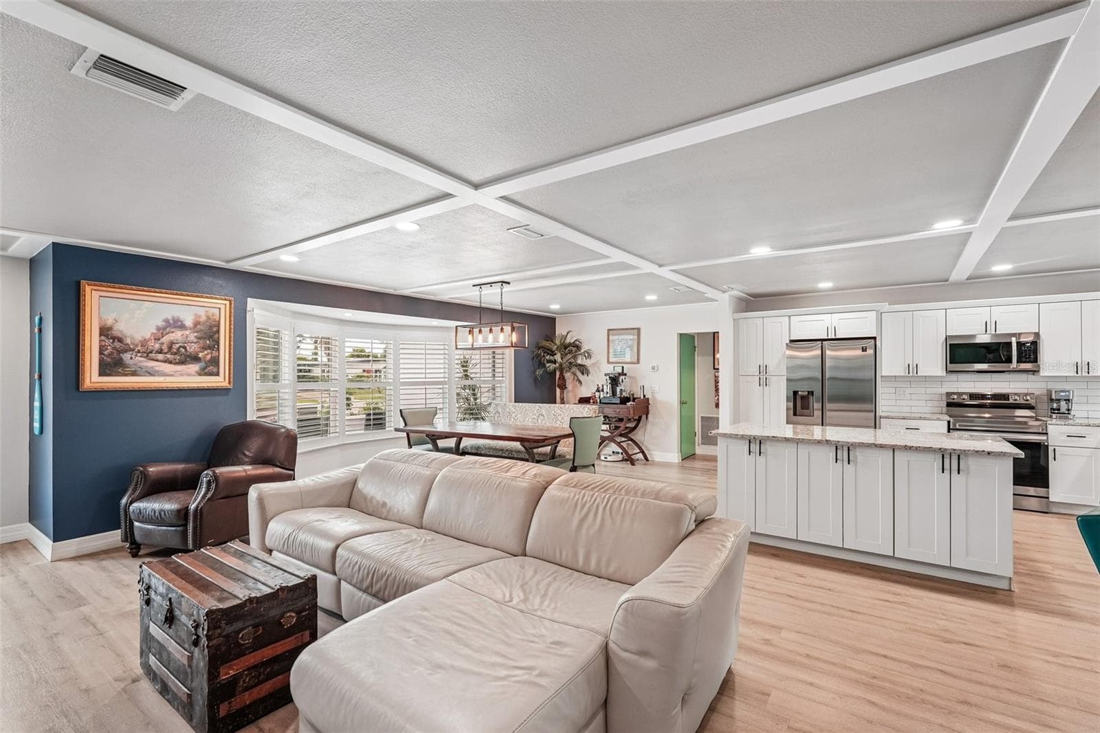 Single Family Residence at 365 SHAMROCK BLVD, VENICE, photo 9 of 64