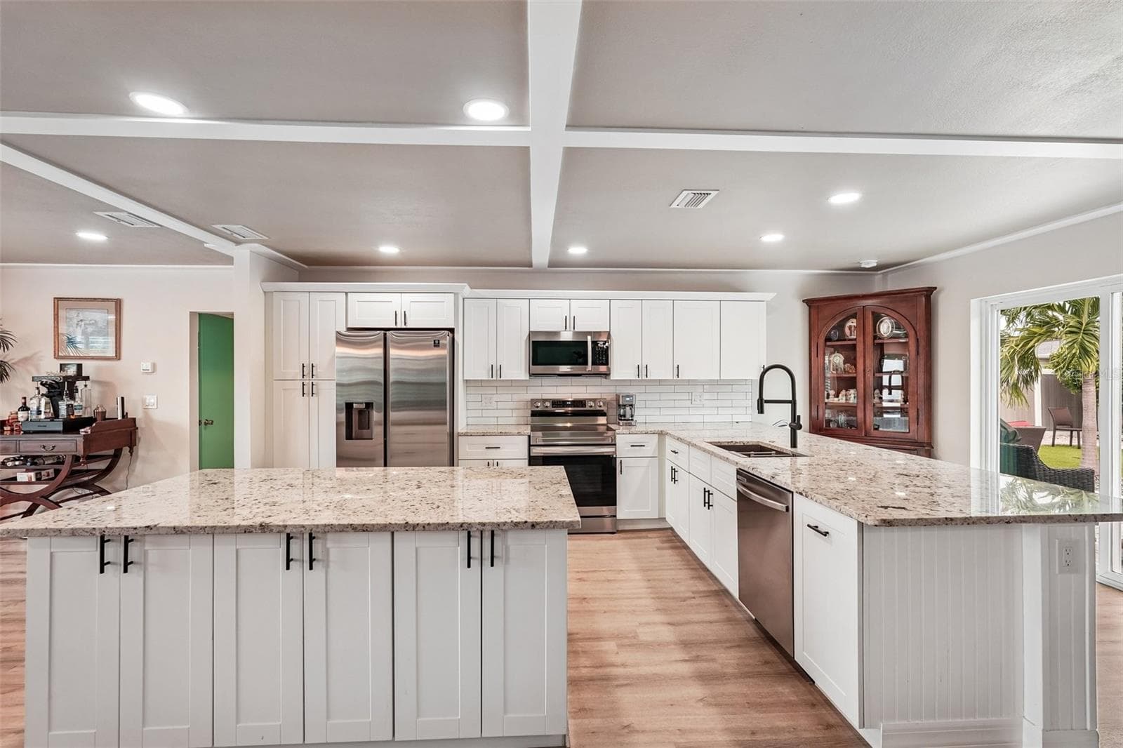 Single Family Residence at 365 SHAMROCK BLVD, VENICE, photo 15 of 64