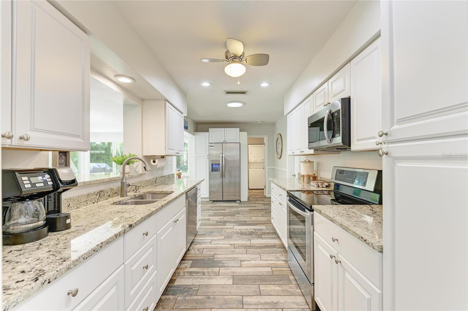 Beautiful Kitchen - 1214 21ST ST W, BRADENTON